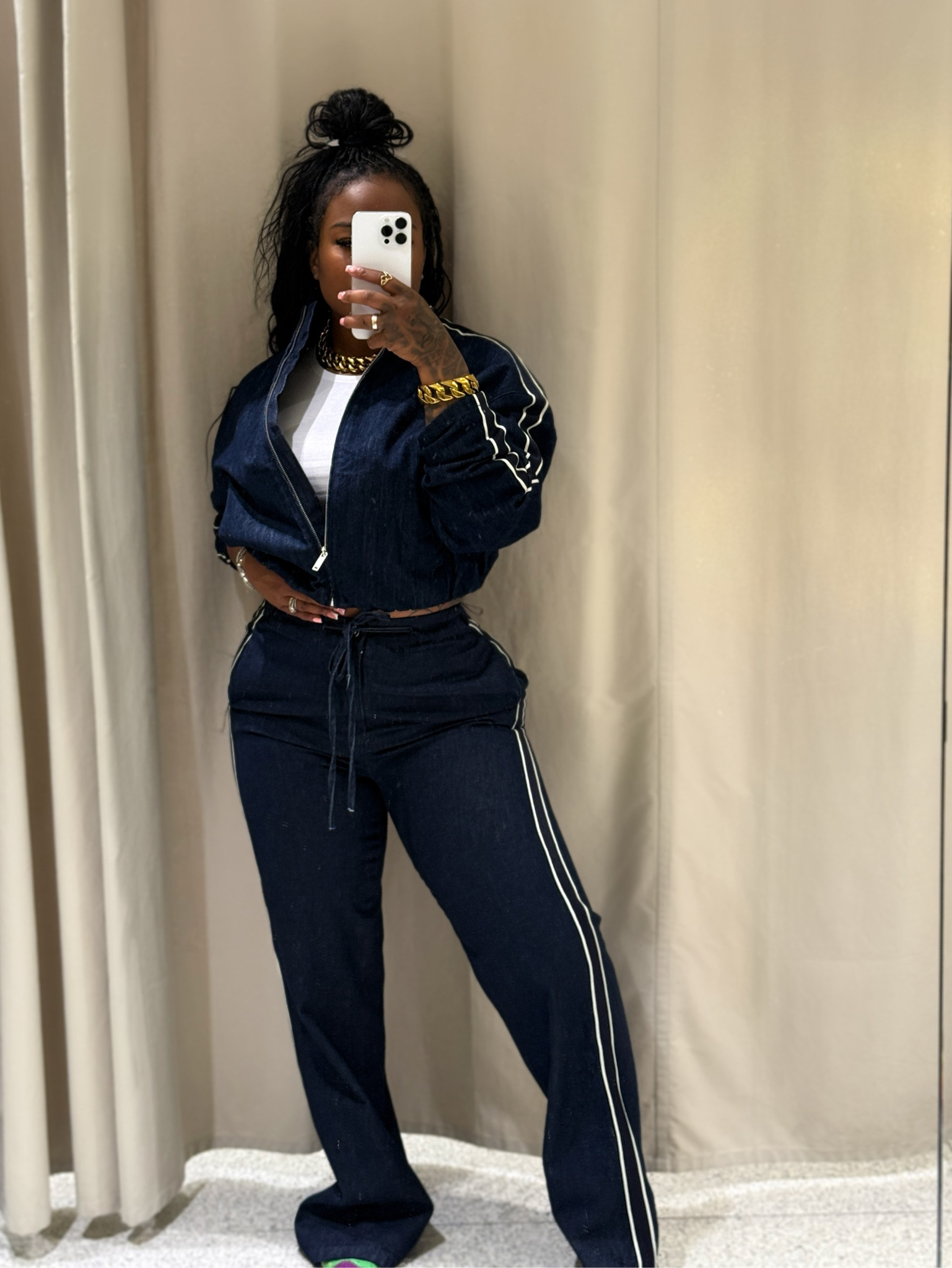 ZARA DENIM FINDS ❤️
Top: XS 
Bottoms: 38
#LTKxZara

#LTKMostLoved #LTKFindsUnder100