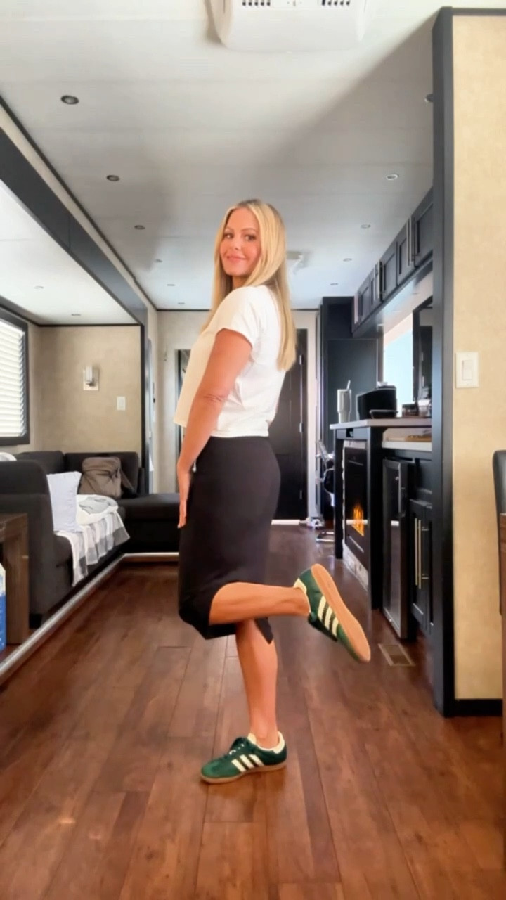 Happy Thursday ! 🤍
What I wear to set, before getting into costume. Cute, sporty, stylish and easy! 🎥 

As always you can shop everything below 👇🏼

#LTKxNSale #LTKSeasonal #LTKSummerSales