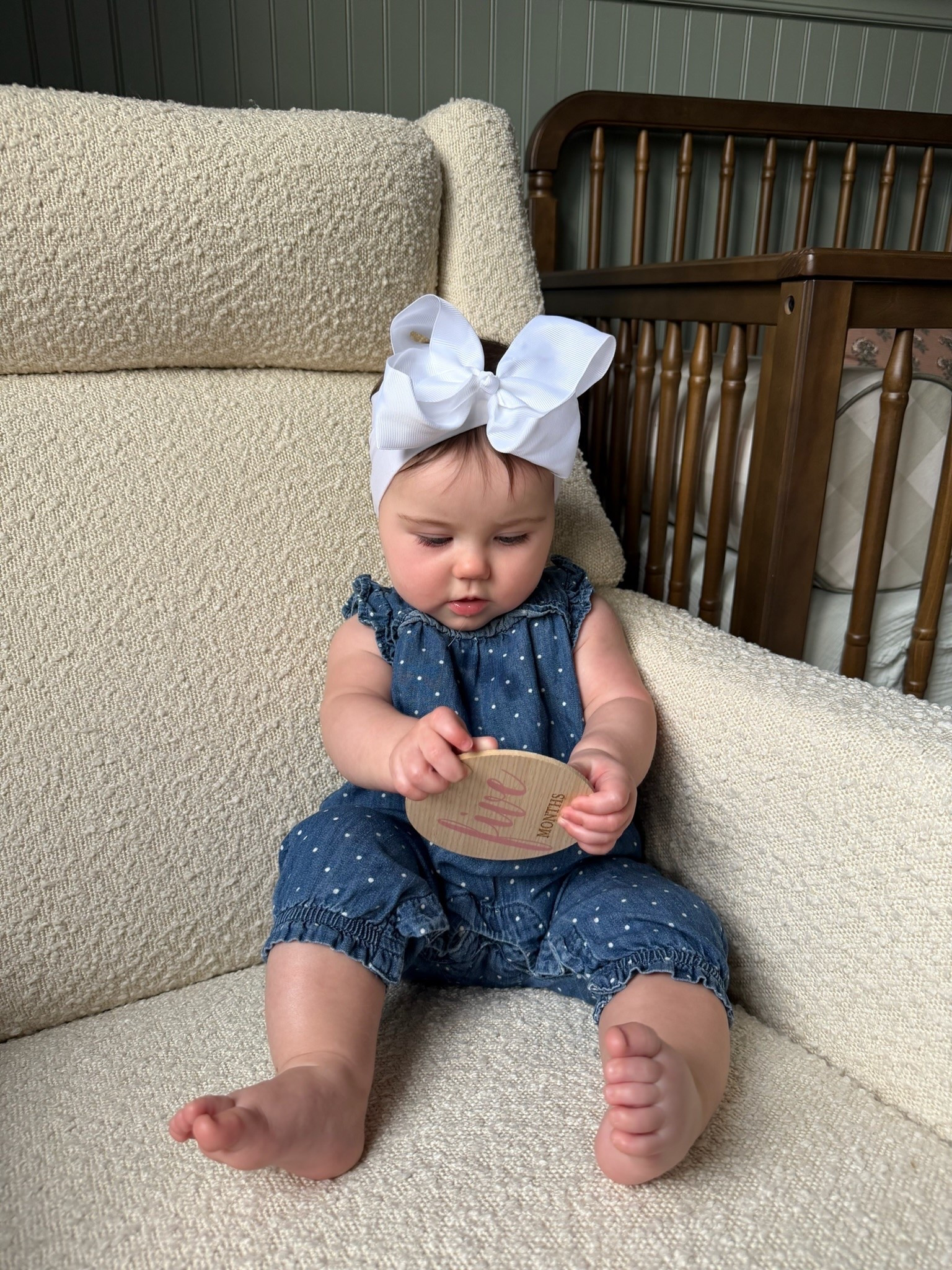 Baby girls most worn bows! Pack of 20 for $17 on Amazon! Linking similars for her outfit