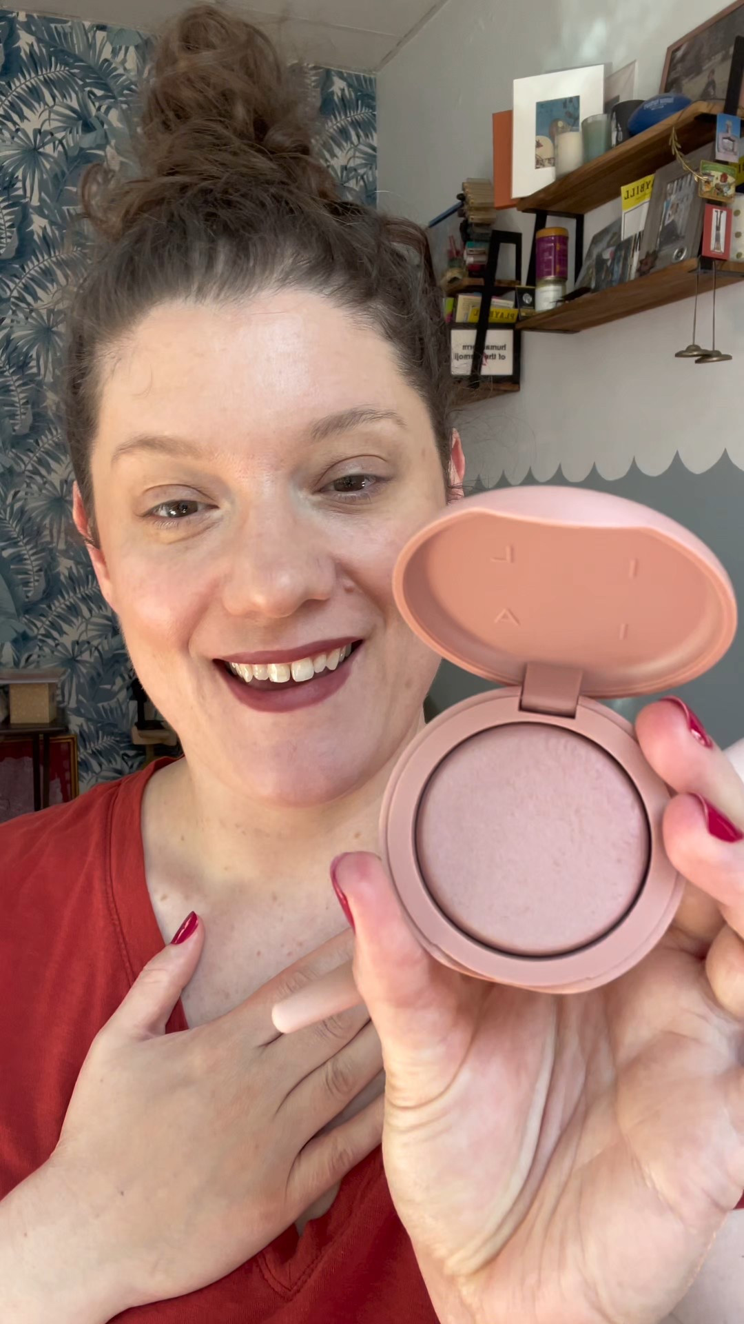 Give a warm welcome to the newest member of my blush family! The gorgeous skin blurring blush by Ilia! 

#LTKFindsUnder50 #LTKBeauty #LTKStyleTip
