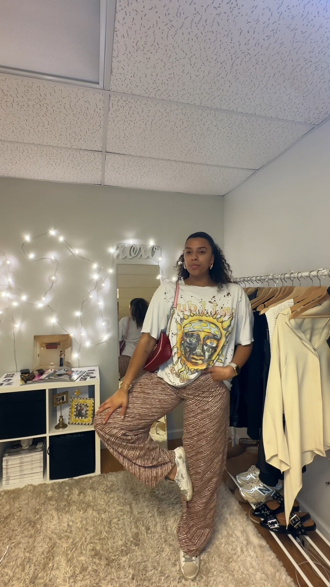 we love a casual chic outfit! 


over sized shirt, animal print pants, spring outfit, Gucci purse, casual chic style, street style 

#LTKfindsunder50 #LTKmidsize #LTKstyletip