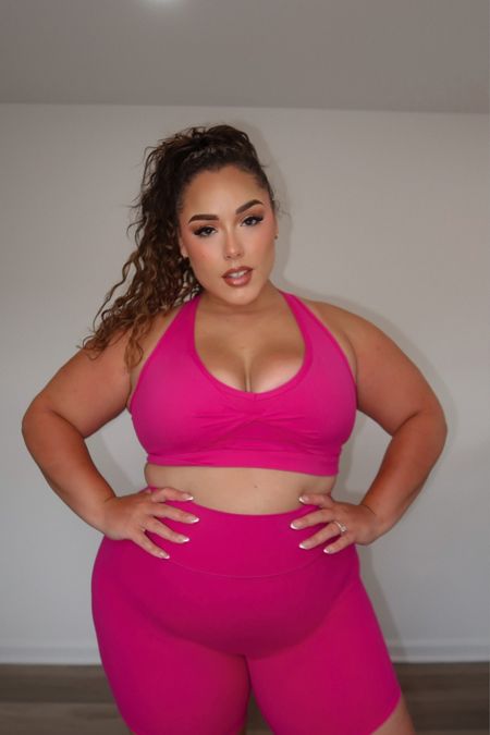 Love a hot pink workout set and everyone needs one too
#amazon #activewear

#LTKcurves #LTKFitness
