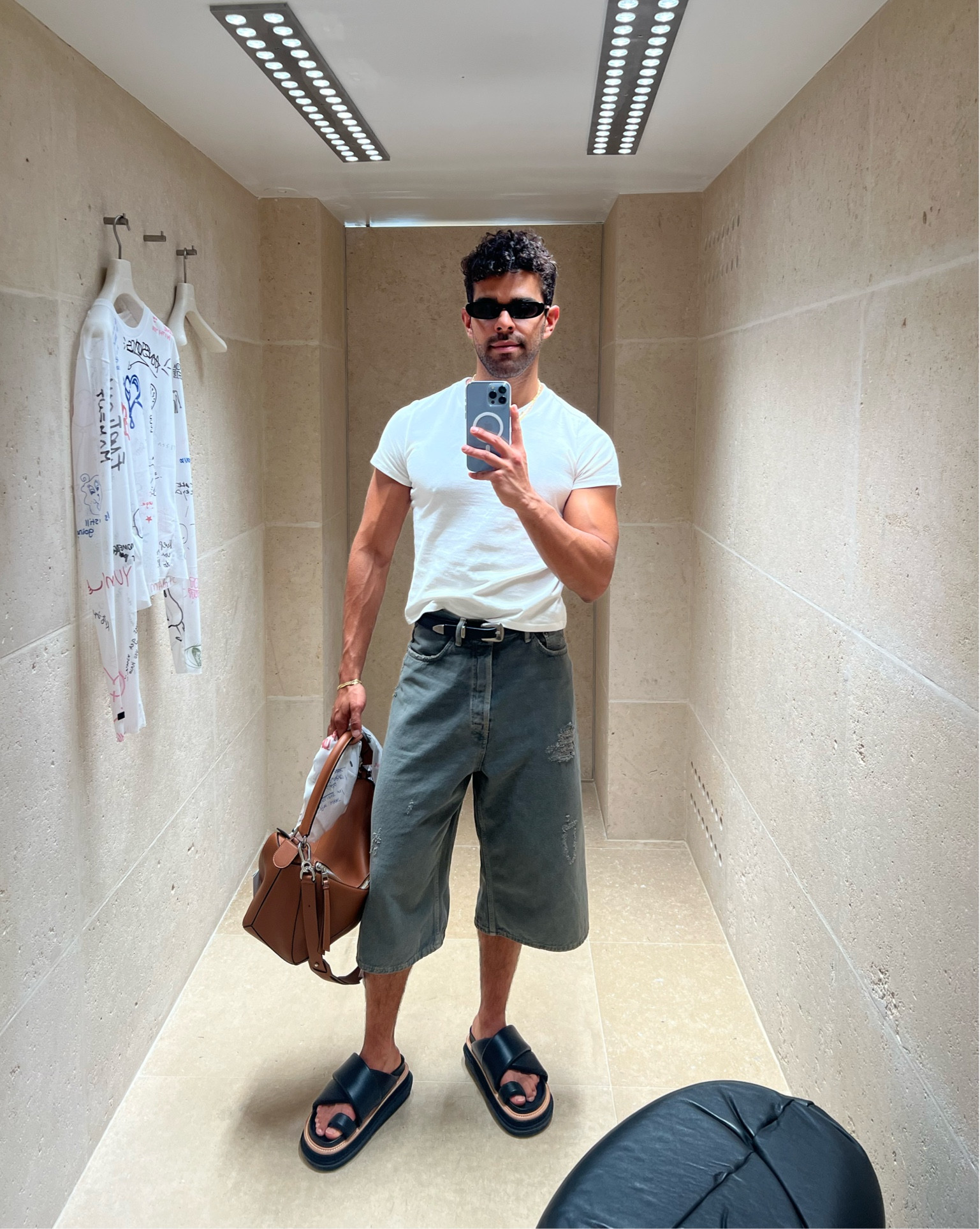 Will never miss a good fitting room selfie opportunity. 😤

#LTKmens