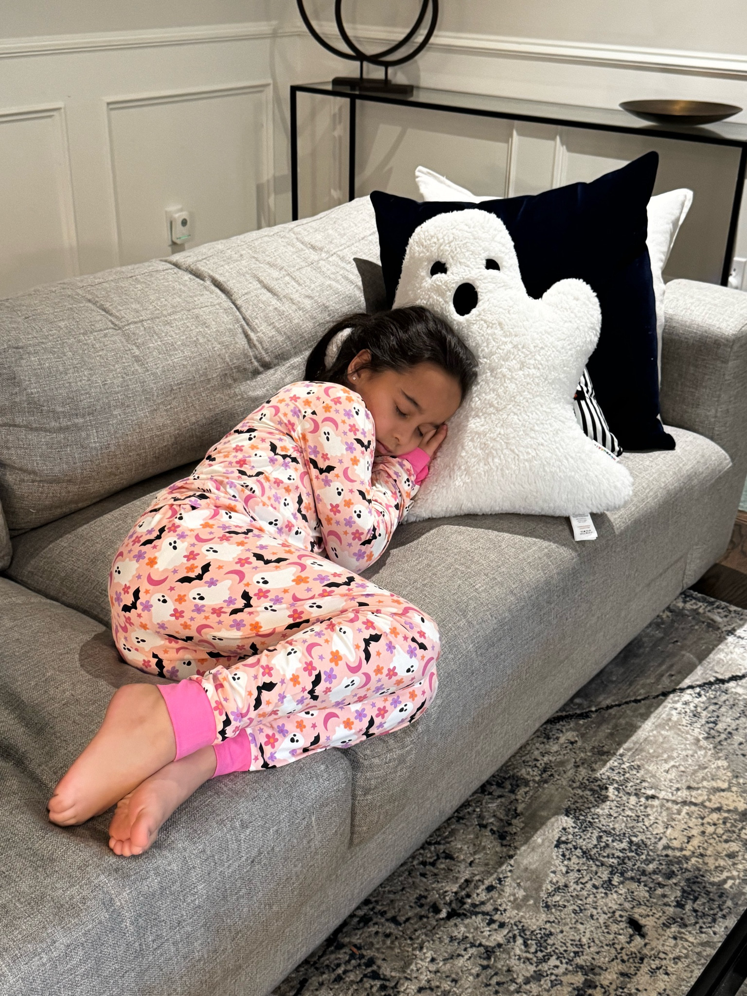 Sweet dreams in the sweet, but spooky pyjamas

Kid's Two Piece Bamboo Pajama Set
Fabric has stretch
Top has crew neckline, long sleeves
Pants have elastic band
Unlined
Size 3T measurement from shoulder to hem: 15"
Size 3T inseam: 15"        
Ultra-soft and gets softer with each wash
Bamboo fiber is breathable, moisture-wicking, temperature regulating and cooling for your best sleep!     