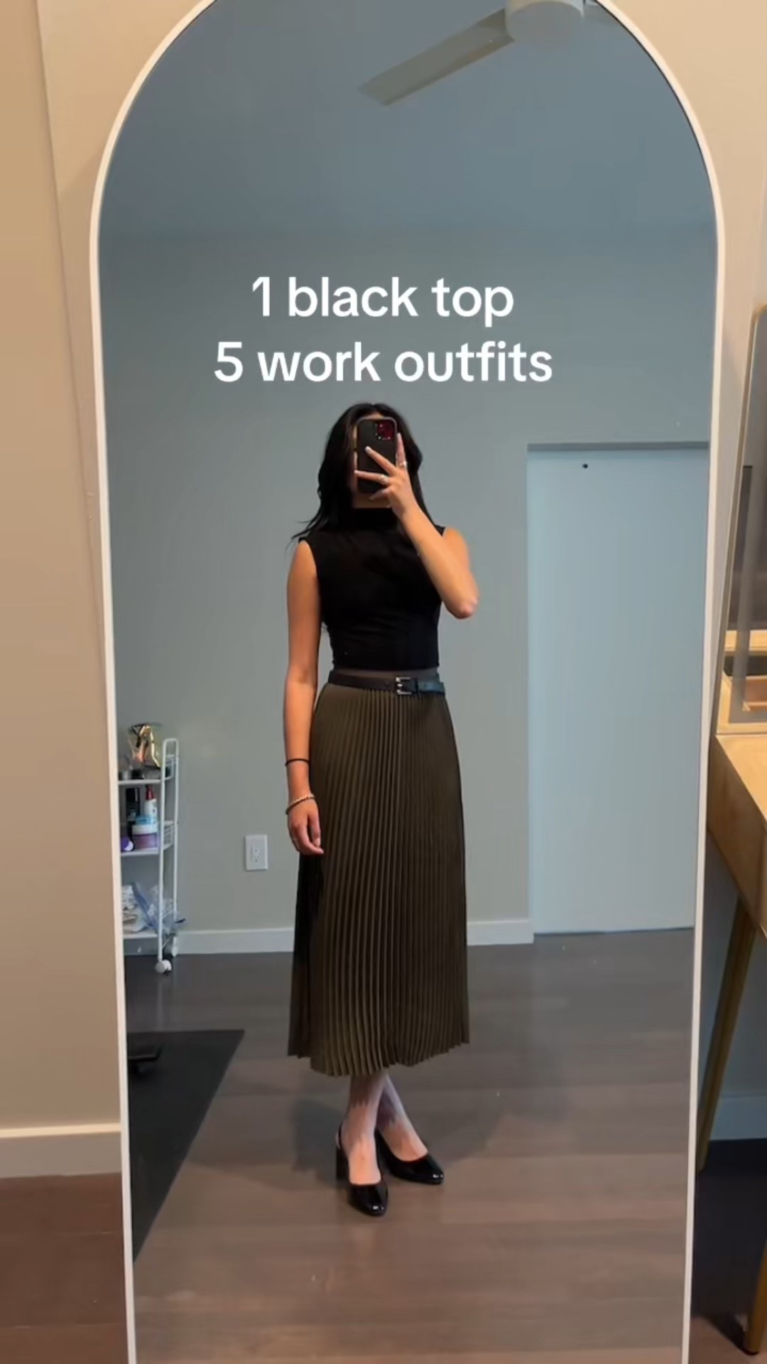 I LOVE anything I can use to make a bunch of outfits! Here’s my favorite basic tank top — 1 top, 5 work (or weekend) outfits 

#LTKWorkwear