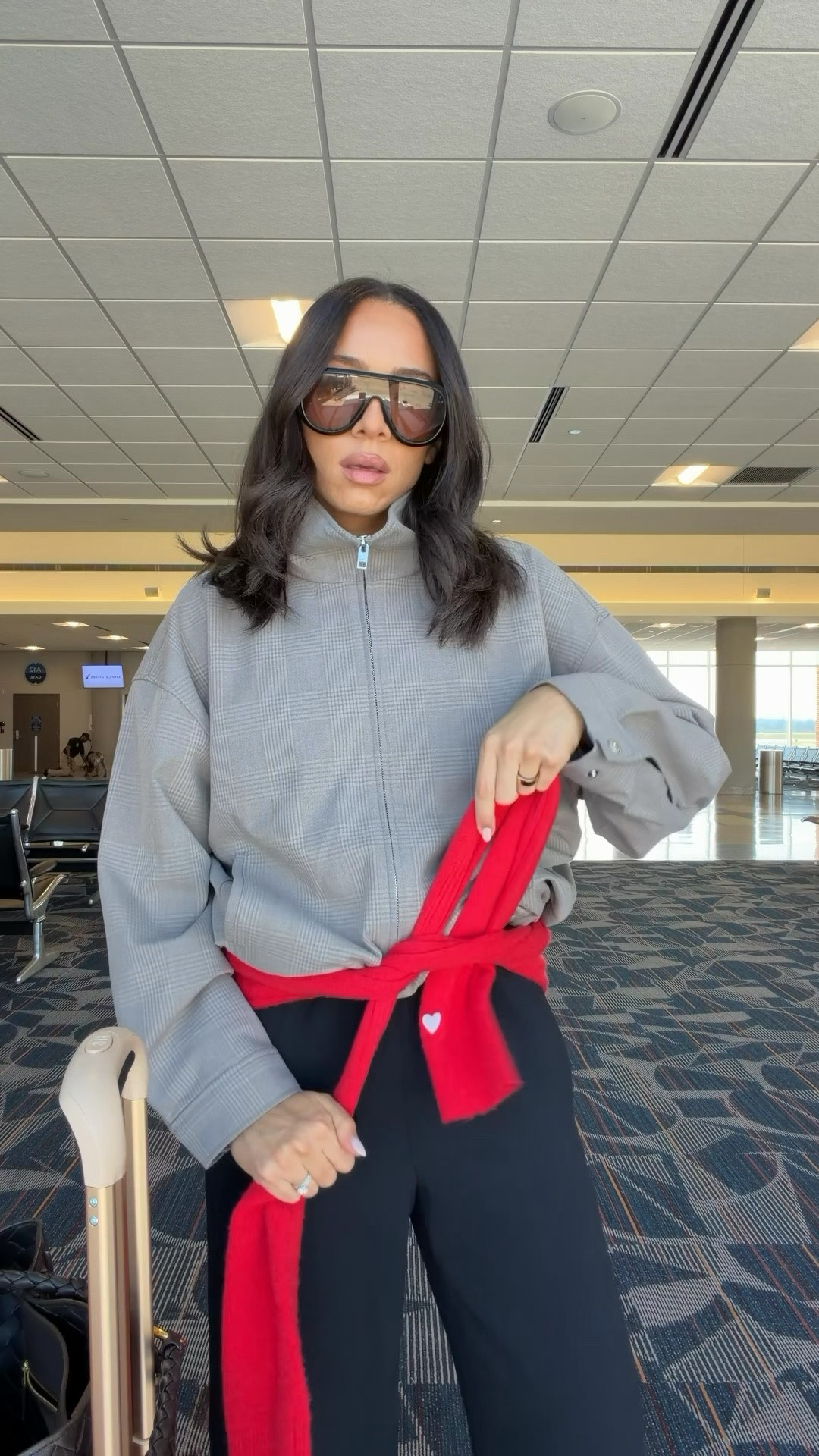 Travel outfit that’s comfy enough for the plane but chic enough for when you land! This plaid funnel neck  jacket is the perfect fall layering piece from travel days to date nights. And the pants are viral for a reason! Stretchy waist, perfect drape, and NEVER wrinkle 🙌🏽 wearing a S jacket, S tank, and S pants (I’m 5’8” and these work great with flats) 


Airport outfit
Travel outfit
School drop off
Casual fall outfit

#LTKTravel #LTKootd #LTKgrwm