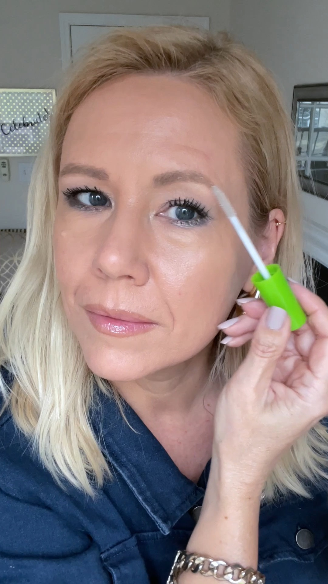  🤌🏼 3 BEAUTY HACKS! 
1️⃣Did you know that you can use a clear mascara as an eyebrow gel? But it works also great to calm down those baby hairs!

2️⃣Did you know that you can use a lip gloss as a super natural highlighter? So pretty!

3️⃣Did you know that if you buy a skin tint a couple shades darker you can use it as the most beautiful natural looking bronzer you have ever seen?
#beautyhacks

#LTKover40 #LTKbeauty