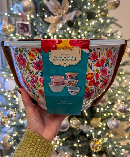 Walmart has great gift ideas on deal now! #ad These Pioneer Women bowls from @walmart have been a great gifting option year after year. You can gift the set or fill each one up with cookies or candy and gift to your neighbors for the holidays! #walmart #walmartpartner 

#LTKHoliday #LTKhome #LTKGiftGuide