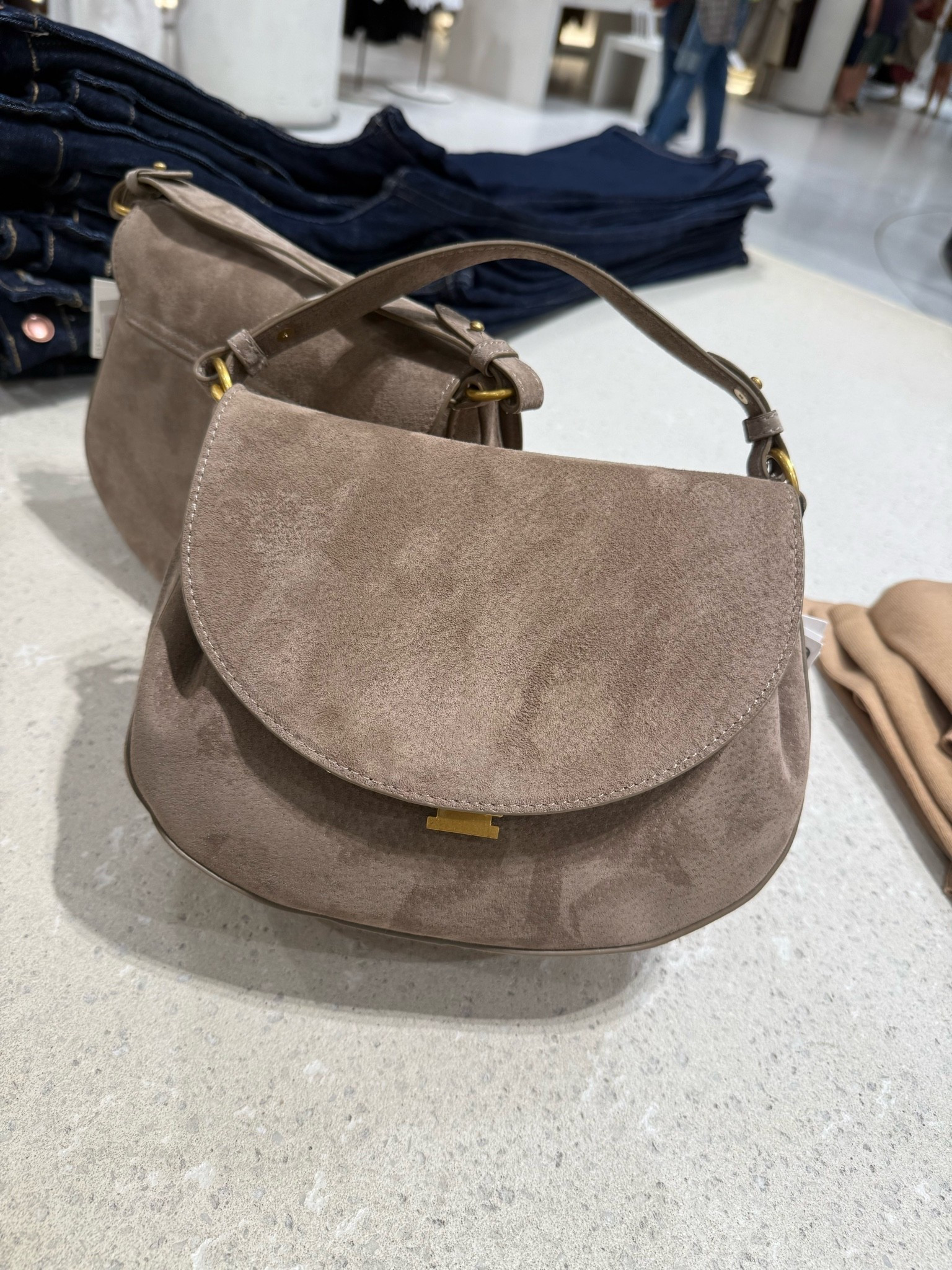 ZARA SUEDE FLAP BAG🤎

#LTKbag
