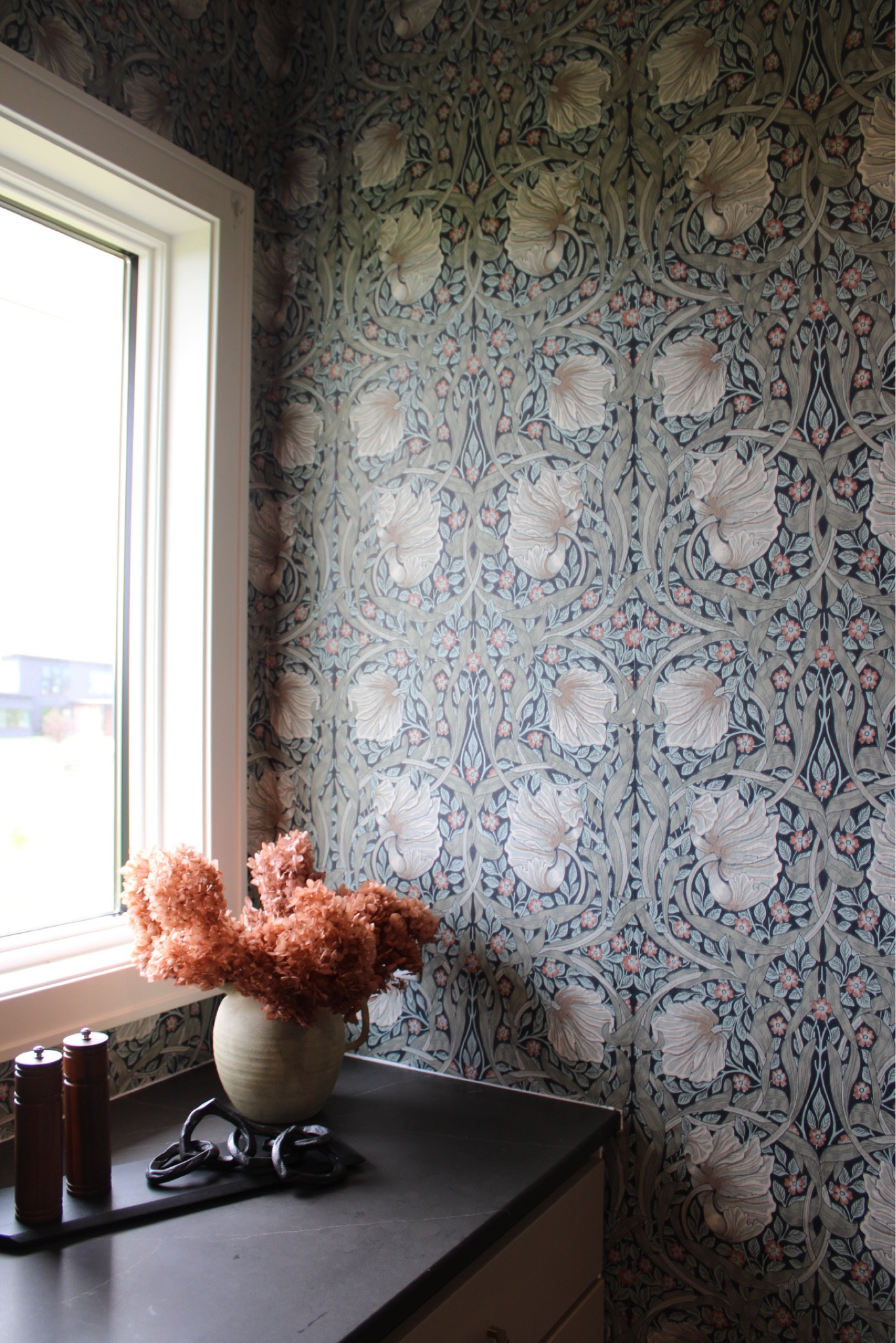 The prettiest McGee and Co wallpaper!!