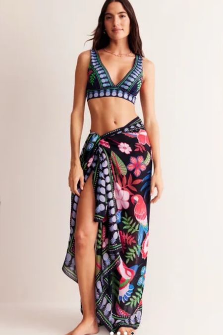 Printed Sarong Scarf
Porto Bikini top

This printed sarong scarf can be worn in many different ways, making it a versatile addition to any warm-weather wardrobe. Layer it over a bikini at the beach, tying it into a top after hours

#LTKSwim #LTKTravel #LTKStyleTip