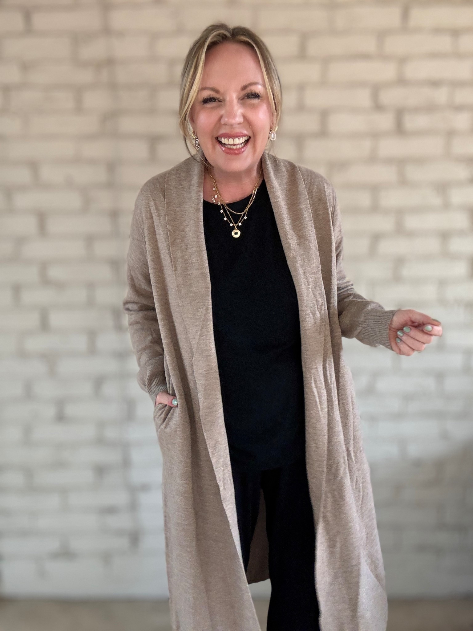 Medium in cardi & set 