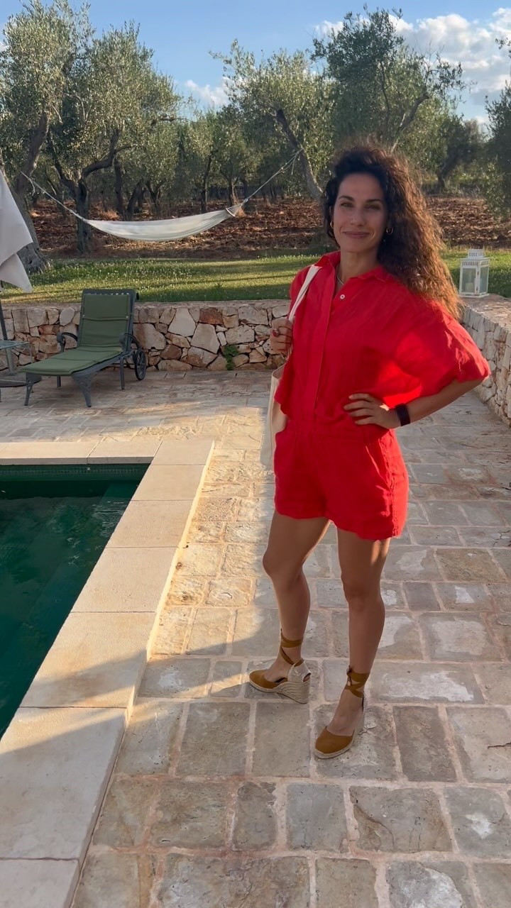It’s always an espadrilles summer in Italy. 🇮🇹 🇪🇸