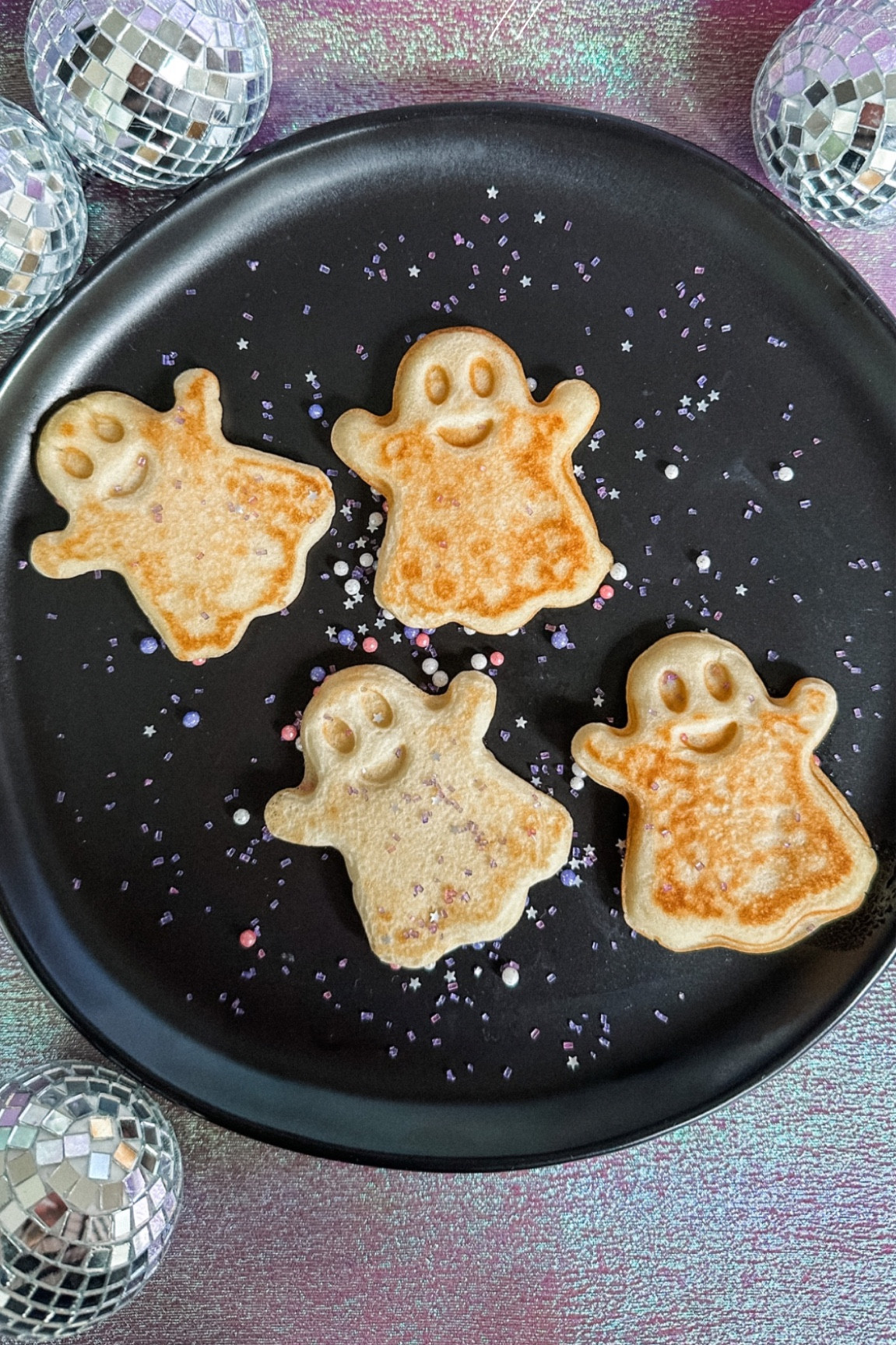 The cutest waffles! The ghosts are sold out but I linked some similar below! 

#LTKhome #LTKHalloween #LTKfindsunder50