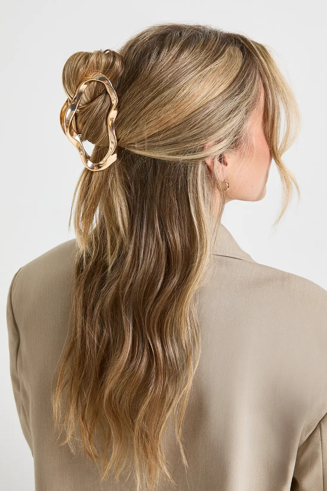 Abstract Metal Claw Clip | boohoo (US & Canada)