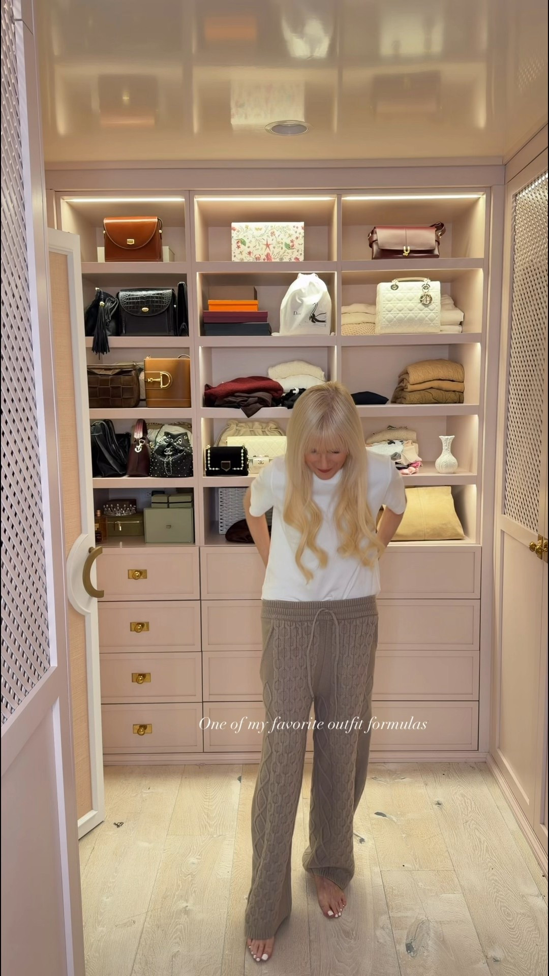 Cozy but chic. One of my favorite outfit formulas. #cozyoutfits

#LTKootd