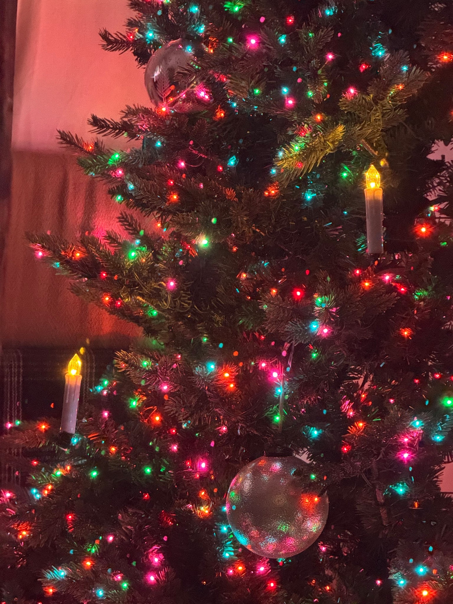 Wow wow wow this tree is GORGEOUS! Who else is craving a vintage Christmas? So many different settings — warm white lights, vintage colored lights, twinkle in color and warm white and more! Such a great find I’m so impressed. This is with NO fluffing (will require a little bit) and no filter. 

Candle ornaments also linked! 

#LTKSeasonal #LTKSaleAlert #LTKHome