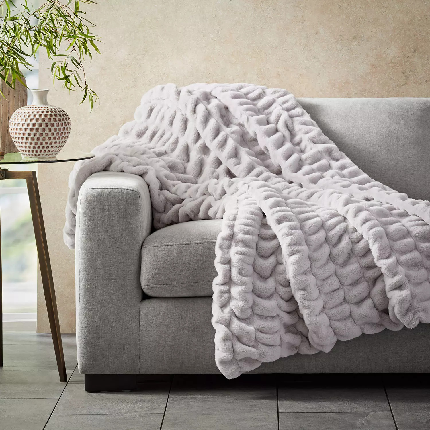 Member's Mark Luxury Faux Fur Throw 60"x70"(Assorted Colors) | Sam's Club
