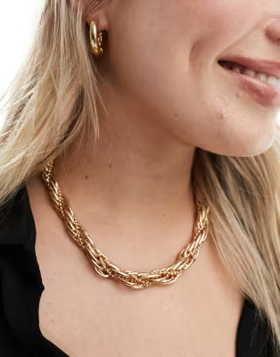 ASOS DESIGN Curve necklace with twisted chain in gold tone | ASOS (Global)