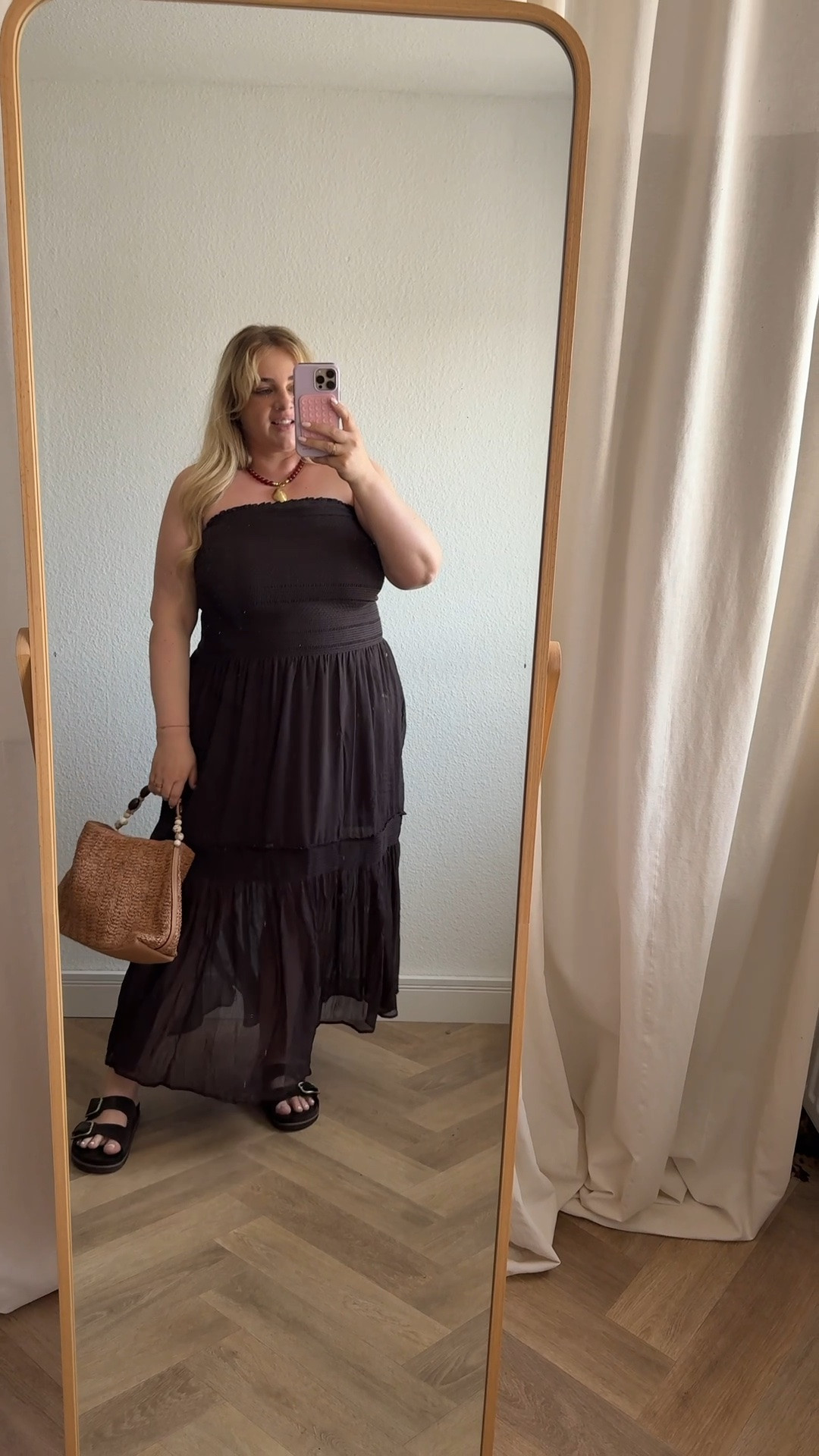 Bandeau Kleid ☀️🌊🦀🐚

ich trage XL - wie Gr 48/50

#bandeaukleid #kleid #maxikleid #braun #plussizefashion

#LTKkleider #LTKsummer #LTKplussize