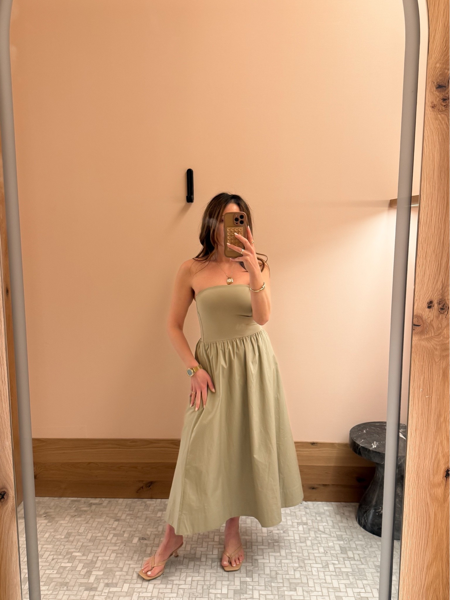 @Aritzia this dress. Getting in every color.

#LTKSeasonal #LTKootd #LTKgrwm