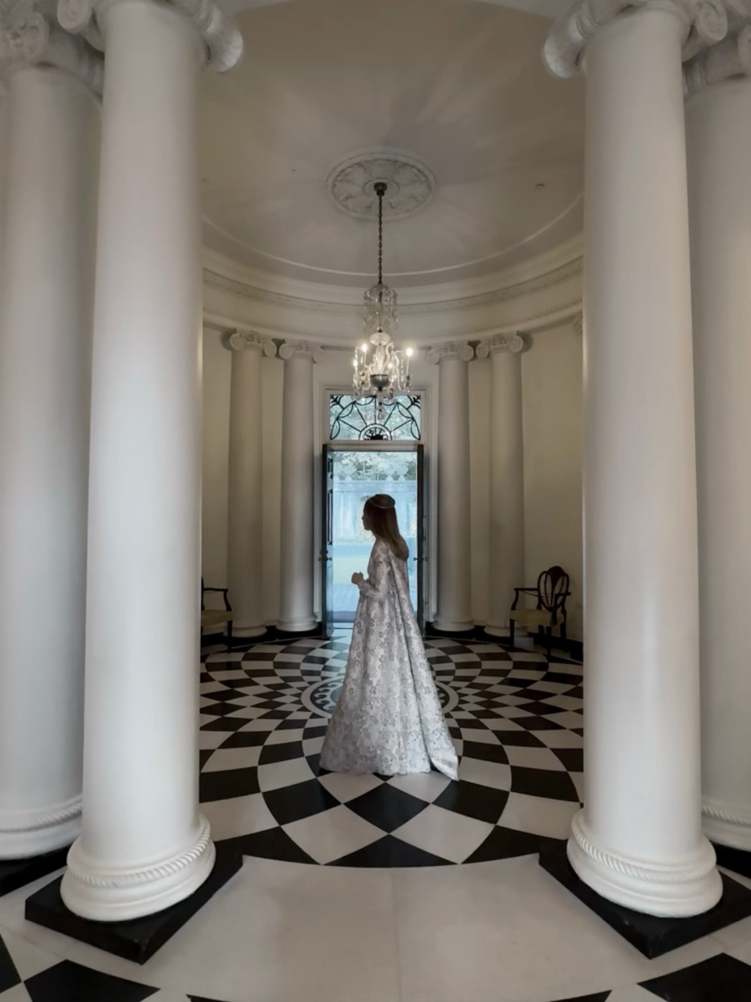 Swan Royal. In love with this look, so chic! Mine is custom, but linking a few with similar silhouettes that would be perfect options. 