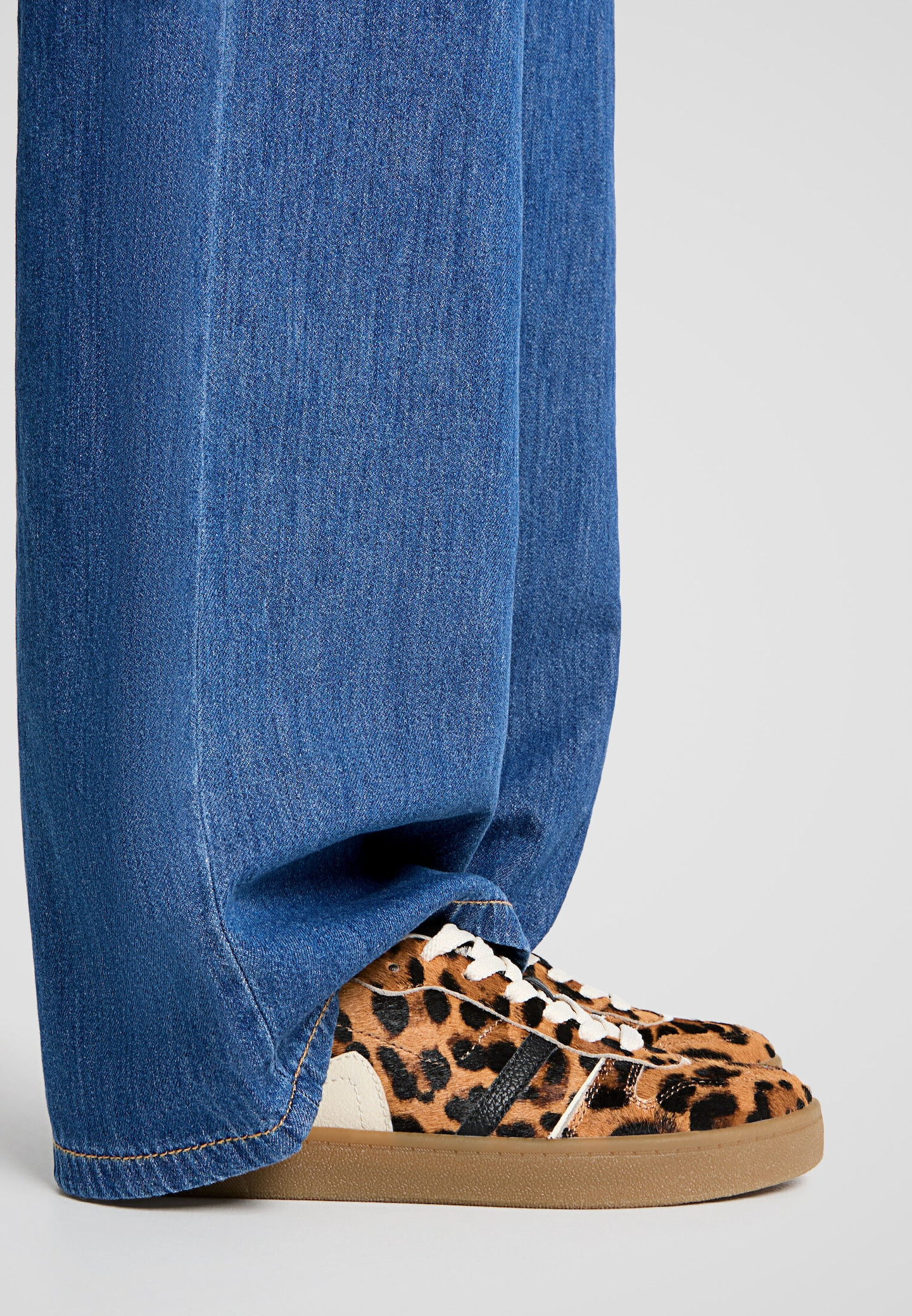 Leren sneakers met panterprint | Stradivarius (NL)