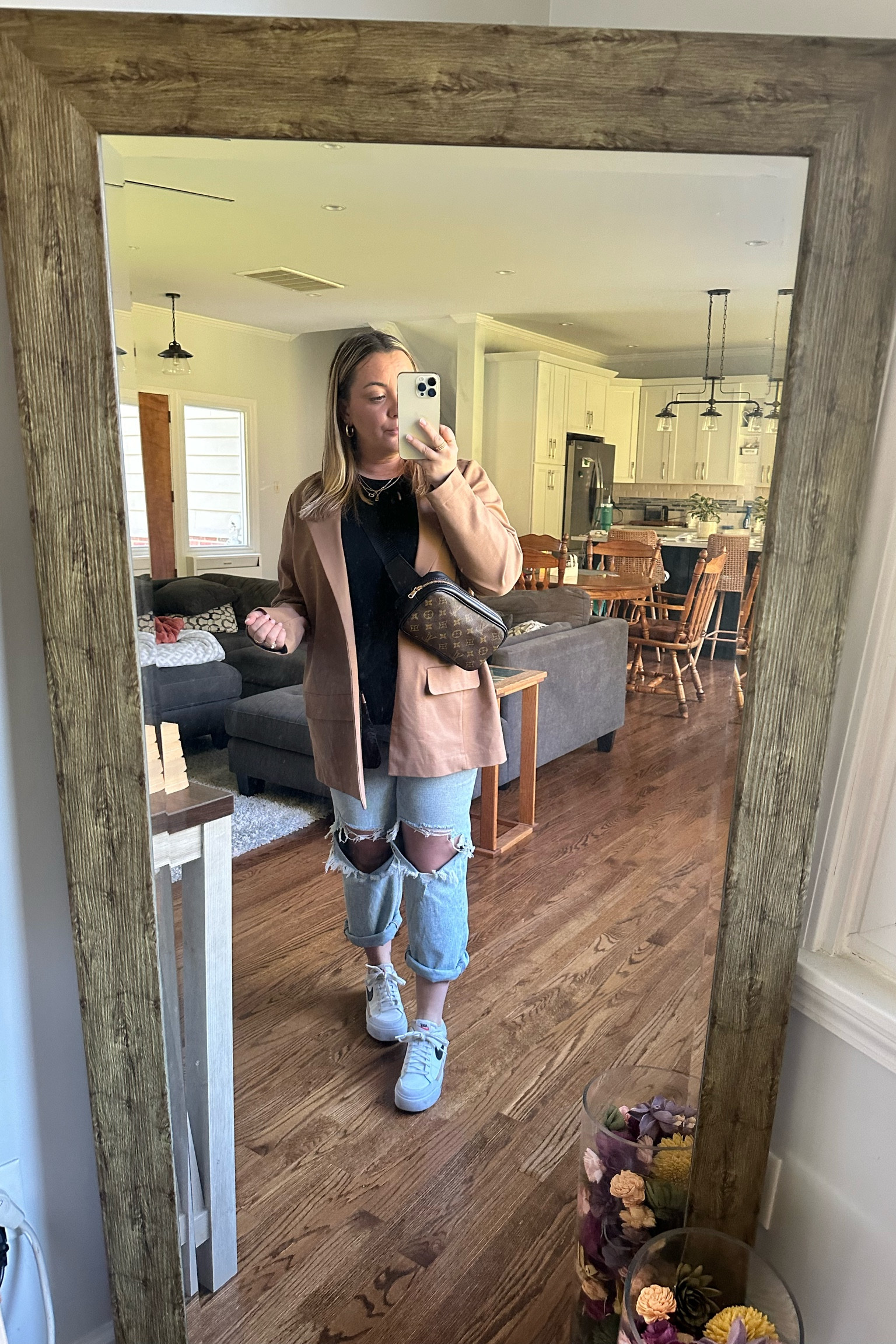 Casual office outfit.



#LTKStyleTip #LTKWorkwear #LTKGiftGuide