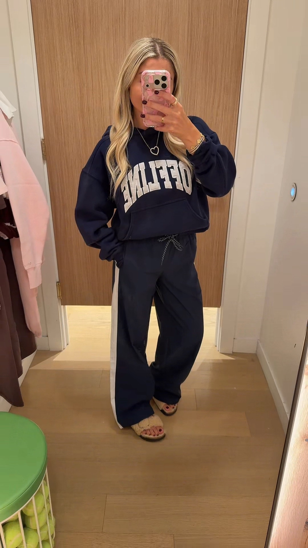 New @Aerie fall outfit
Size xs
Birkenstocks tts