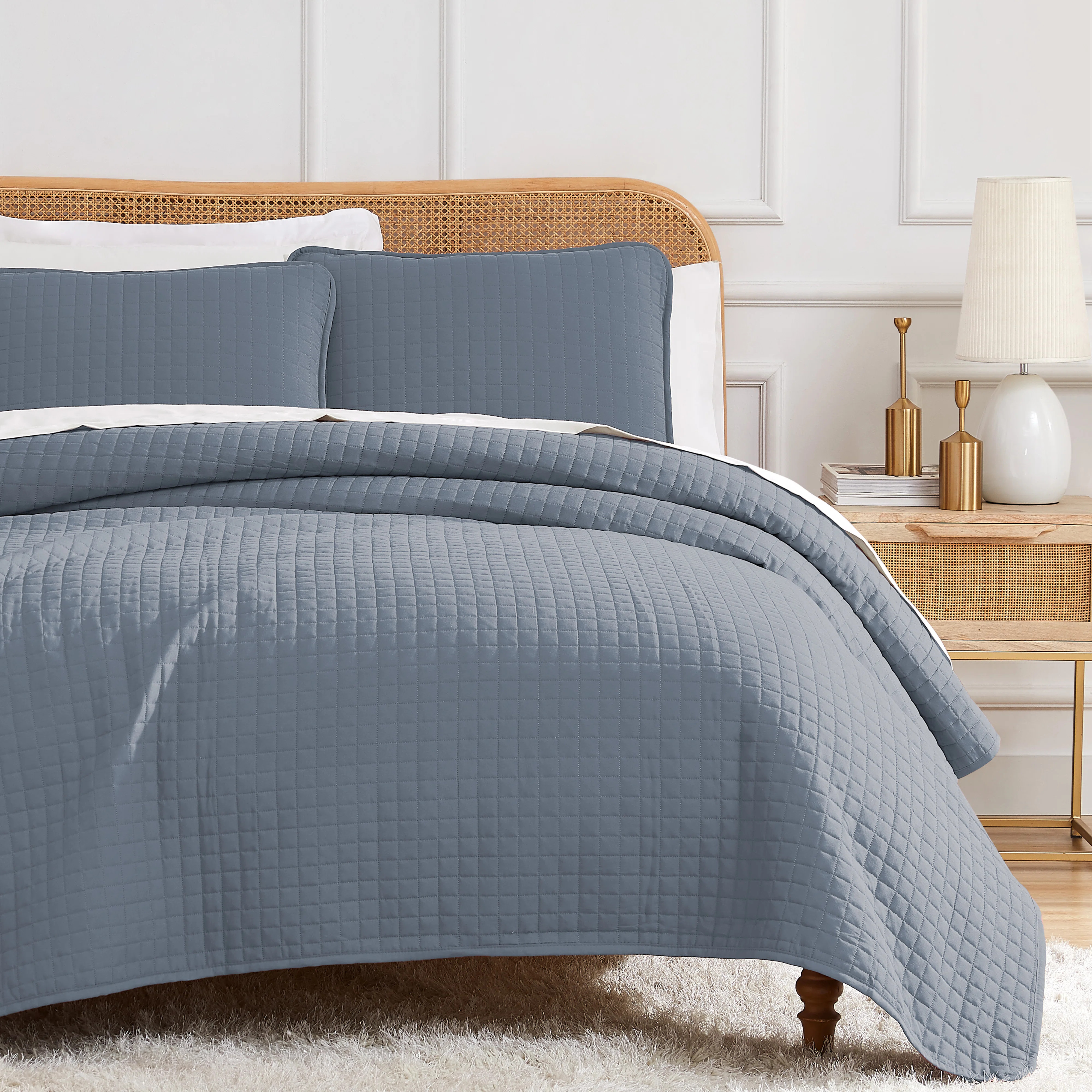 Vilano Springs ® Oversized, light-weight Hotel Quality Quilt Set with matching shams | Wayfair North America