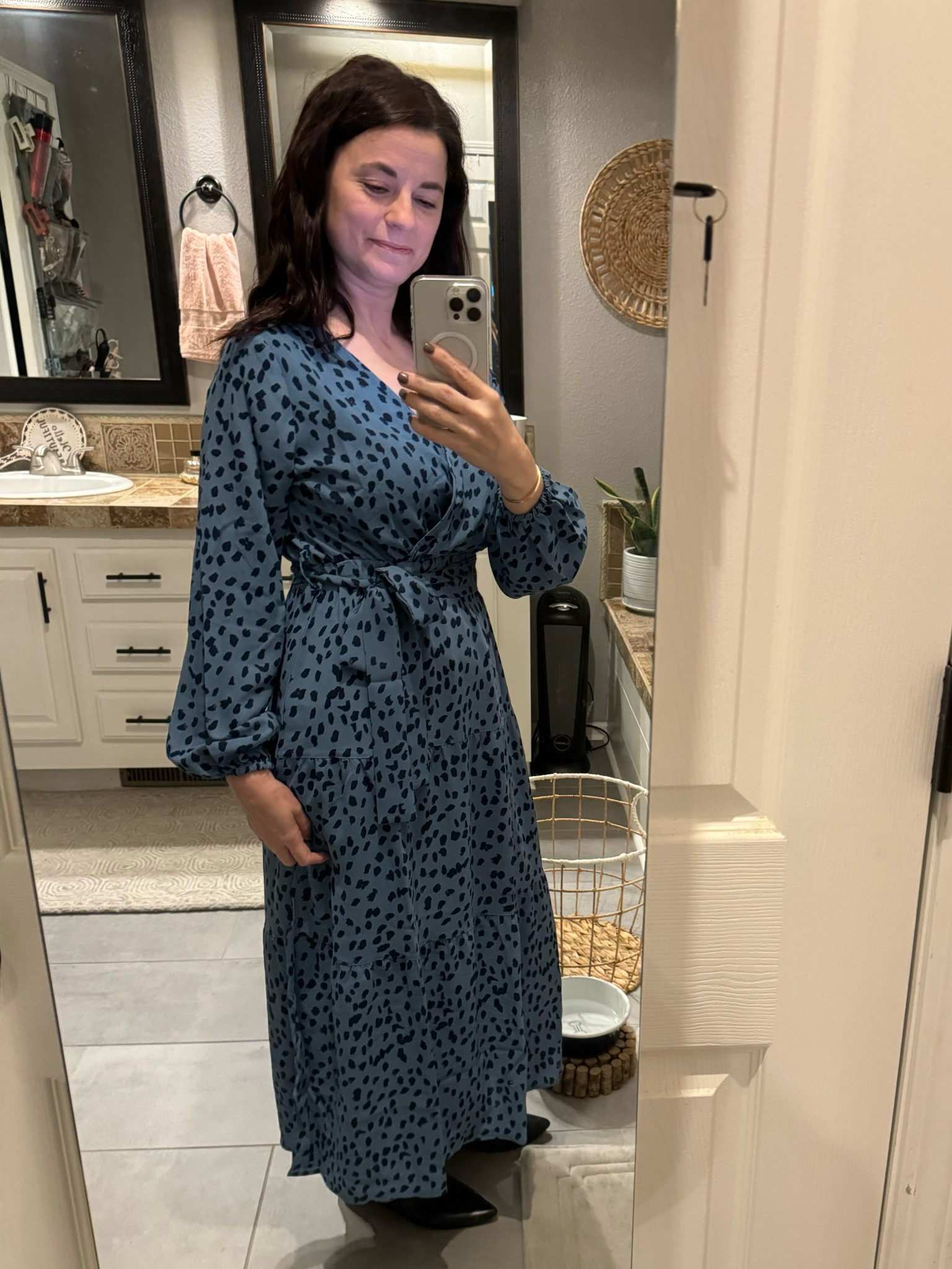 This is honestly one of my favorite dresses I have ever owned!  It is such good quality and is so comfy!  It comes in so many colors but the blue leopard is my fave!!!

#LTKfindsunder50 #LTKsalealert #LTKstyletip