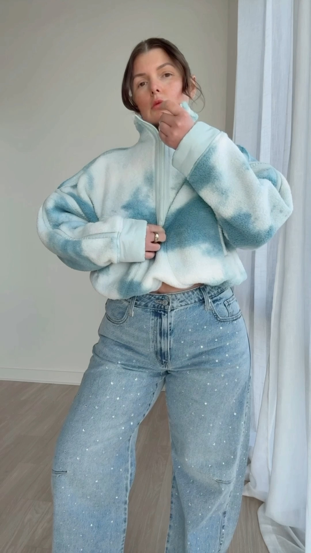 It’s cozy season and that means a Sherpa pullover up keep warm.



#LTKSeasonal #LTKActive #LTKootd