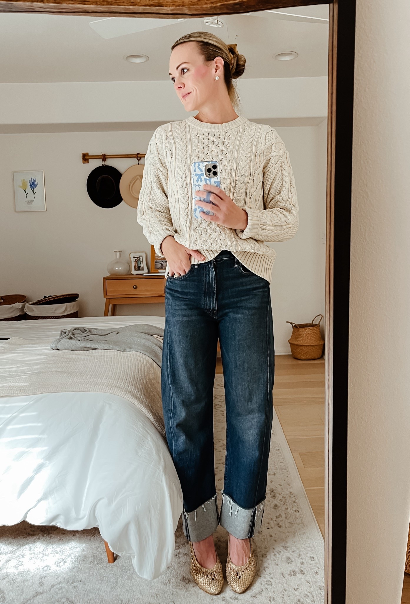 Today’s cozy look —
Sweater is sold out but I linked a similar one. Jeans run TTS, wearing a 25. Heels only come in whole sizes so I sized up 1/2 size. 

#LTKmomlife #LTKootd