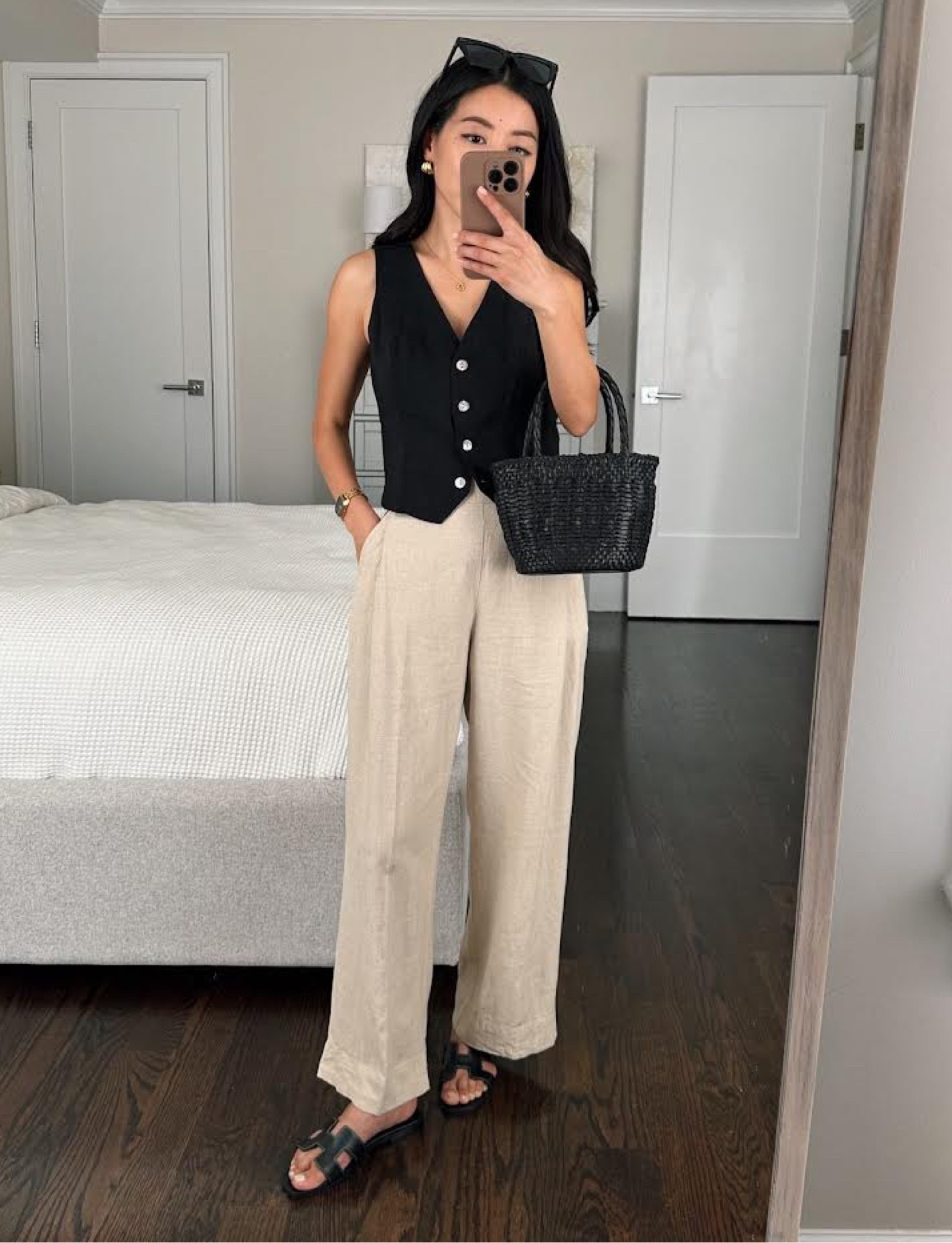Madewell summer staples sale

• Madewell vest xxs - lightweight with a silky feel, petite friendly . I took the shoulders up a little but it still fit without the adjustment 

• Madewell linen pants 00P - runs big! these are a new pant version of my favorite shorts from last year (also linked) and are a loose fit on me . I would size down one if you can

• Hermes sandals 35.5 - similar look for less linked 

• J. Crew wicker bag

#petite friendly spring outfits 


#LTKfindsunder50 #LTKSeasonal #LTKtravel