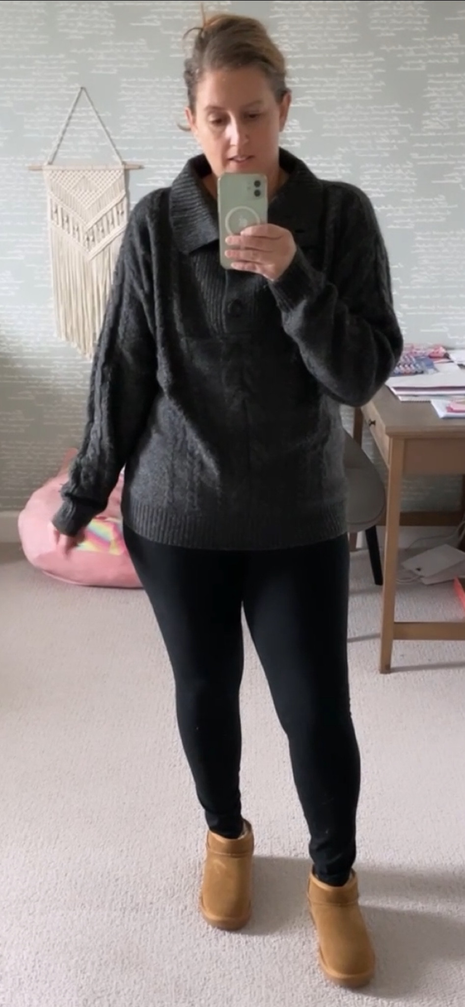 Old Navy Sweater - Size M 

Amazon leggings - size L

Amazon Ugg dupe boots - size 8

#LTKcurves #LTKfit #LTKshoecrush