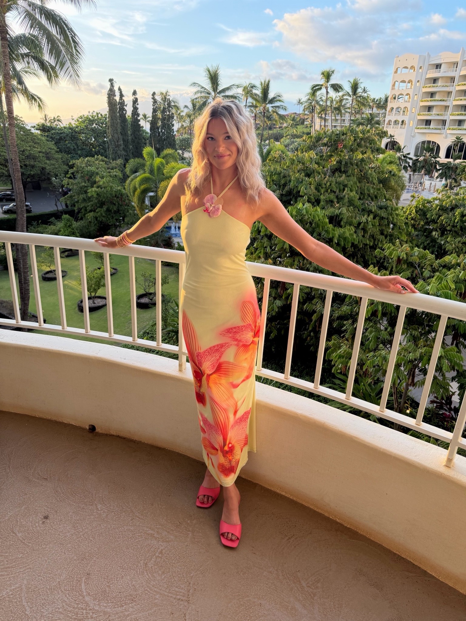 Tropical Vacation Dress 🌺🌸

#LTKTravel #LTKgrwm #LTKootd