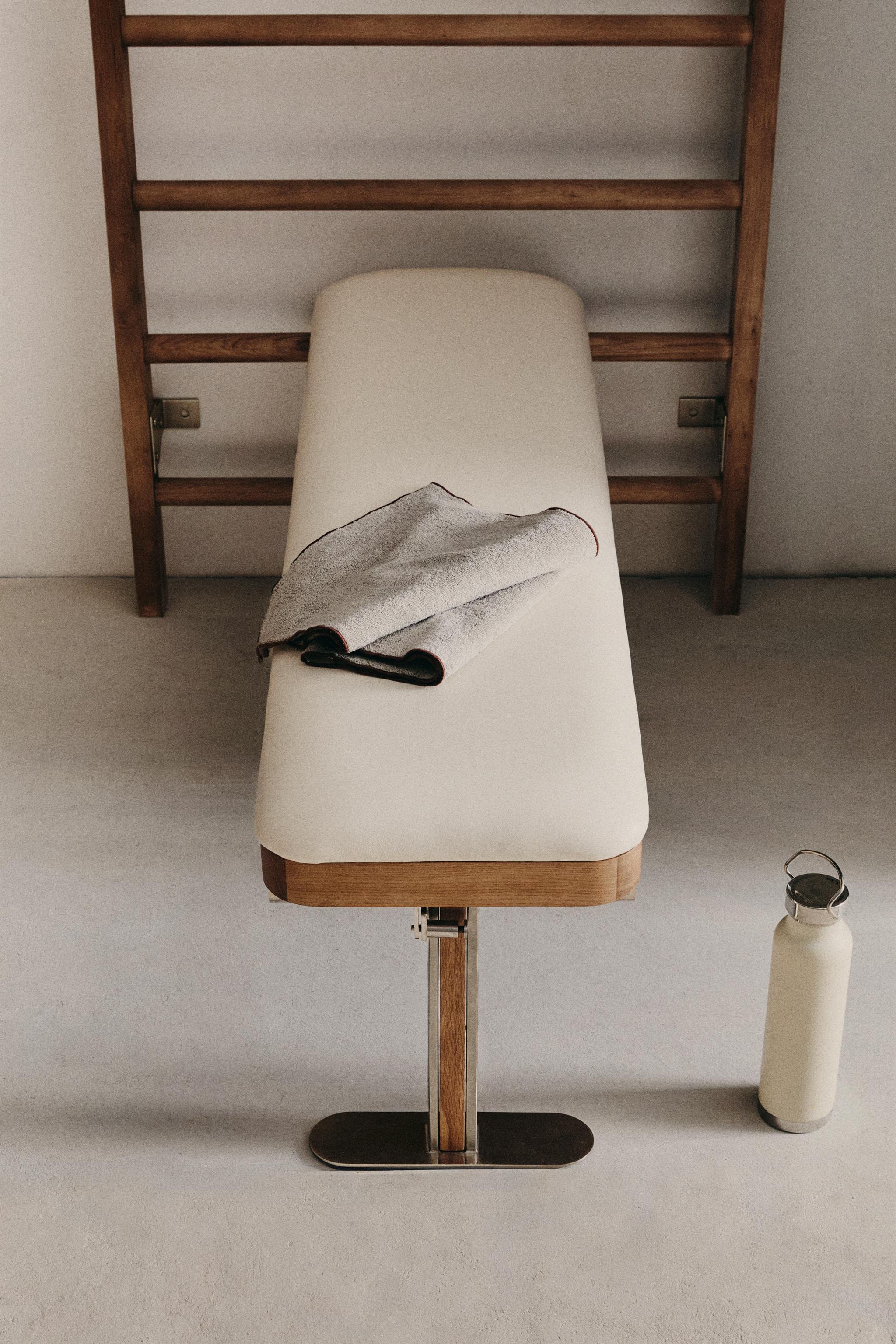 ADJUSTABLE WALL BAR LEATHER BENCH | Zara UK