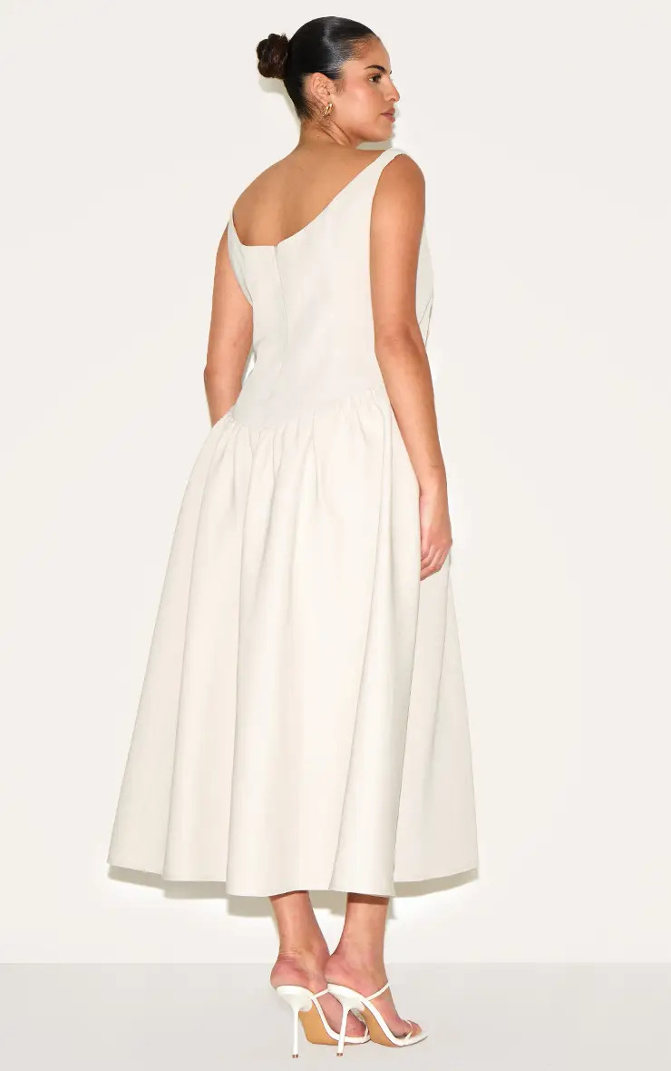 Plus Cream Woven Dipped Bardot Ruched Midaxi Dress | PrettyLittleThing UK