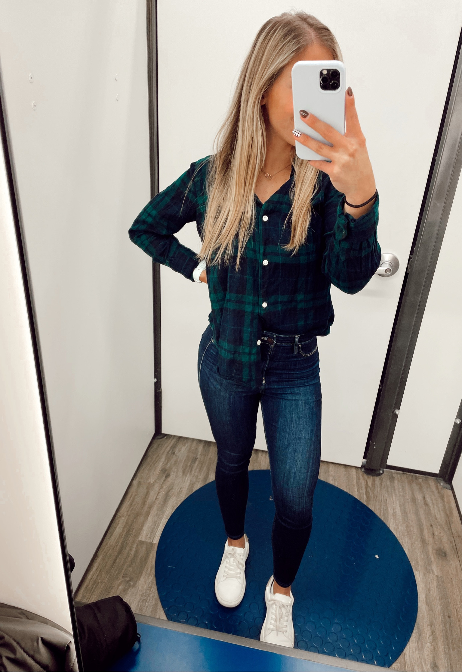 Old navy sale ‼️

Jeans: Petite 0 
Flannel: Medium ~ size up for oversized look 

#oldnavysale 

#LTKfit #LTKSeasonal #LTKsalealert