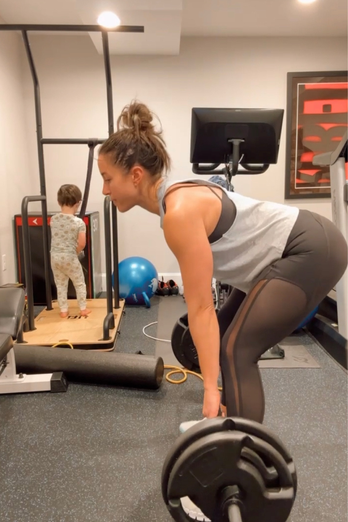 These pants are breathable with super cute mesh sides and a super high waist with awesome compression 👏🏻👏🏻 



#LTKfit