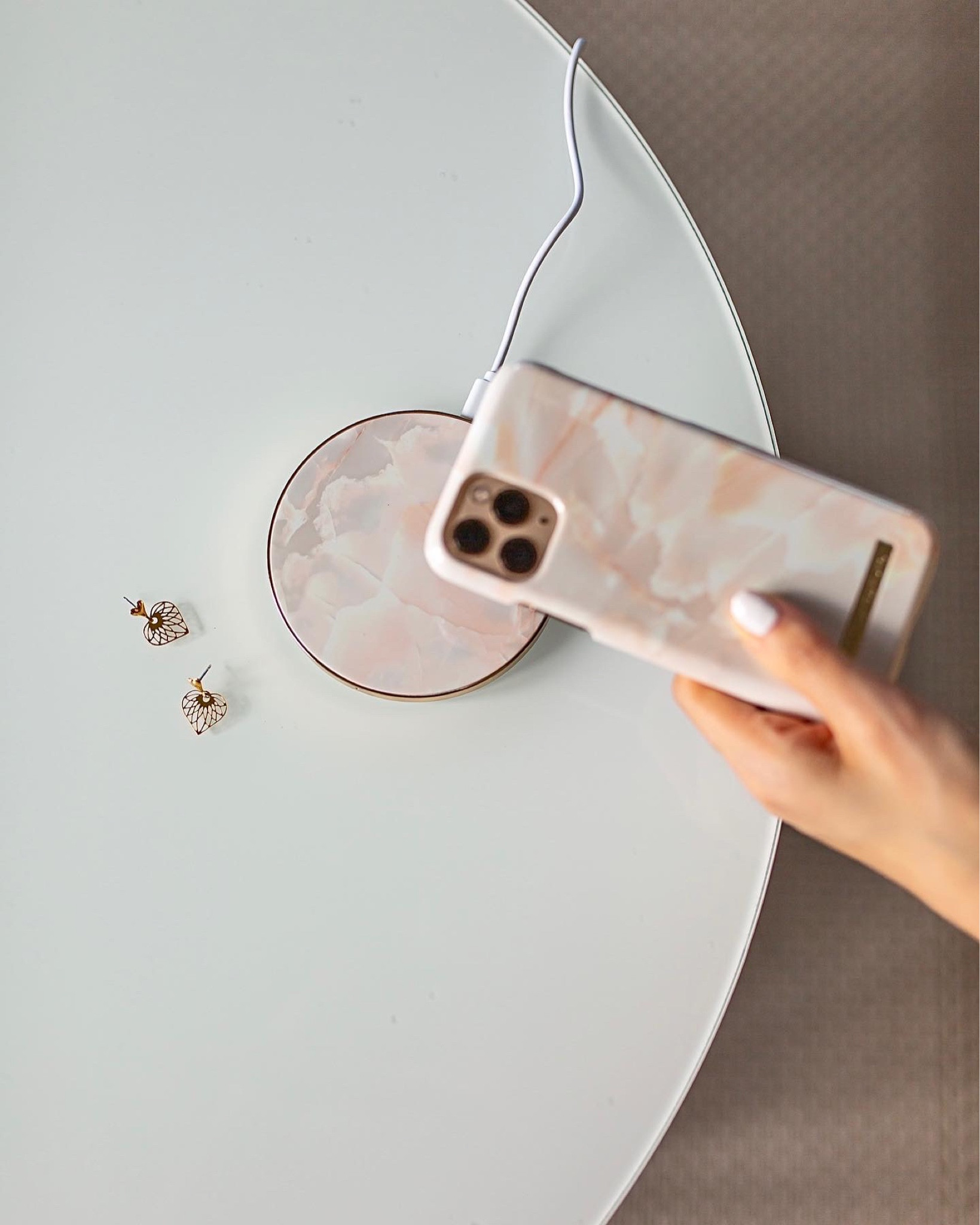 Rose Pearl Marbel phone case & wireless charger

#LTKHoliday #LTKunder100 #LTKGiftGuide