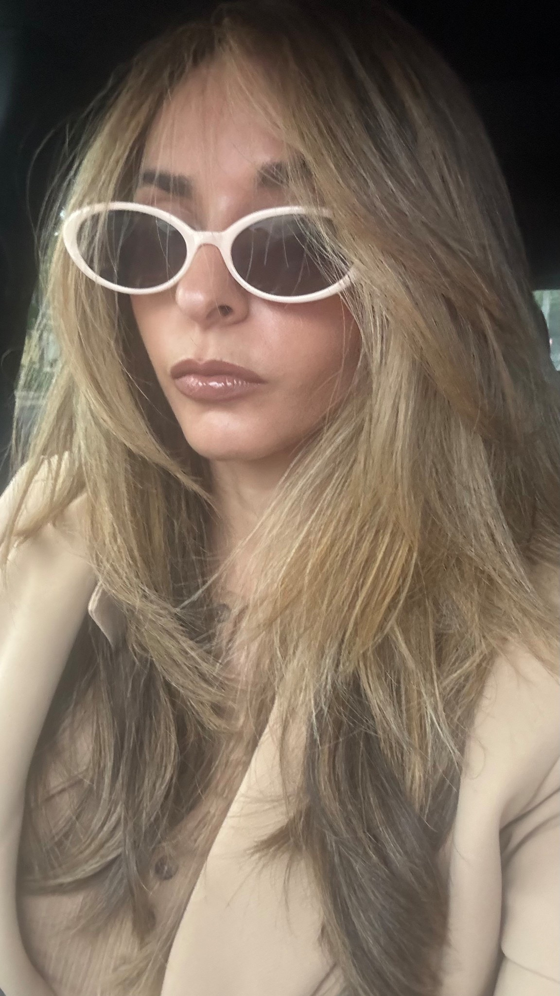 No-makeup makeup glow ✨ paired with chic oval sunnies 🤍 Effortless, fresh, and perfect for everyday.

#LTKStyleTip #LTKFindsUnder100 #LTKBeauty