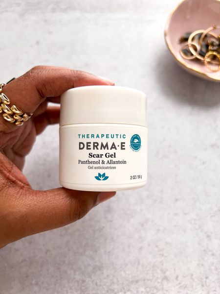 Derma e Scar Gel is a lifesaver. I'm using it to treat a burn scar in the hopes of approving the appearance faster. It's been working to fade a scar from an abrasion and fingers crossed it will work on this one too. 🤞🏽
.
.
scar treatment hyperpigmentation even skin tone

#LTKunder100 #LTKunder50 #LTKbeauty