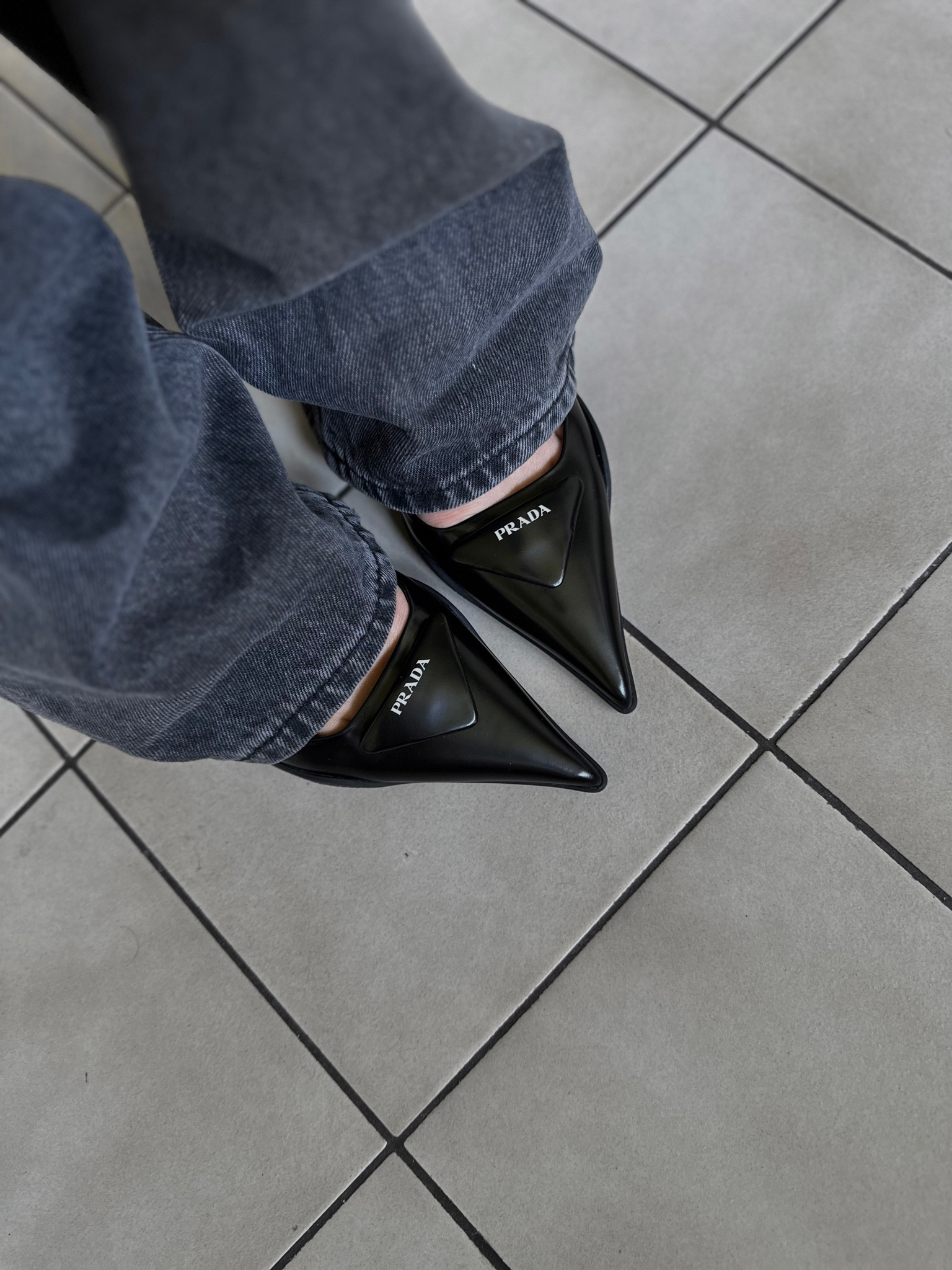 Prada slingback pumps. 


designer heels, Prada heels, spring shoe trend

#LTKSeasonal #LTKstyletip #LTKeurope