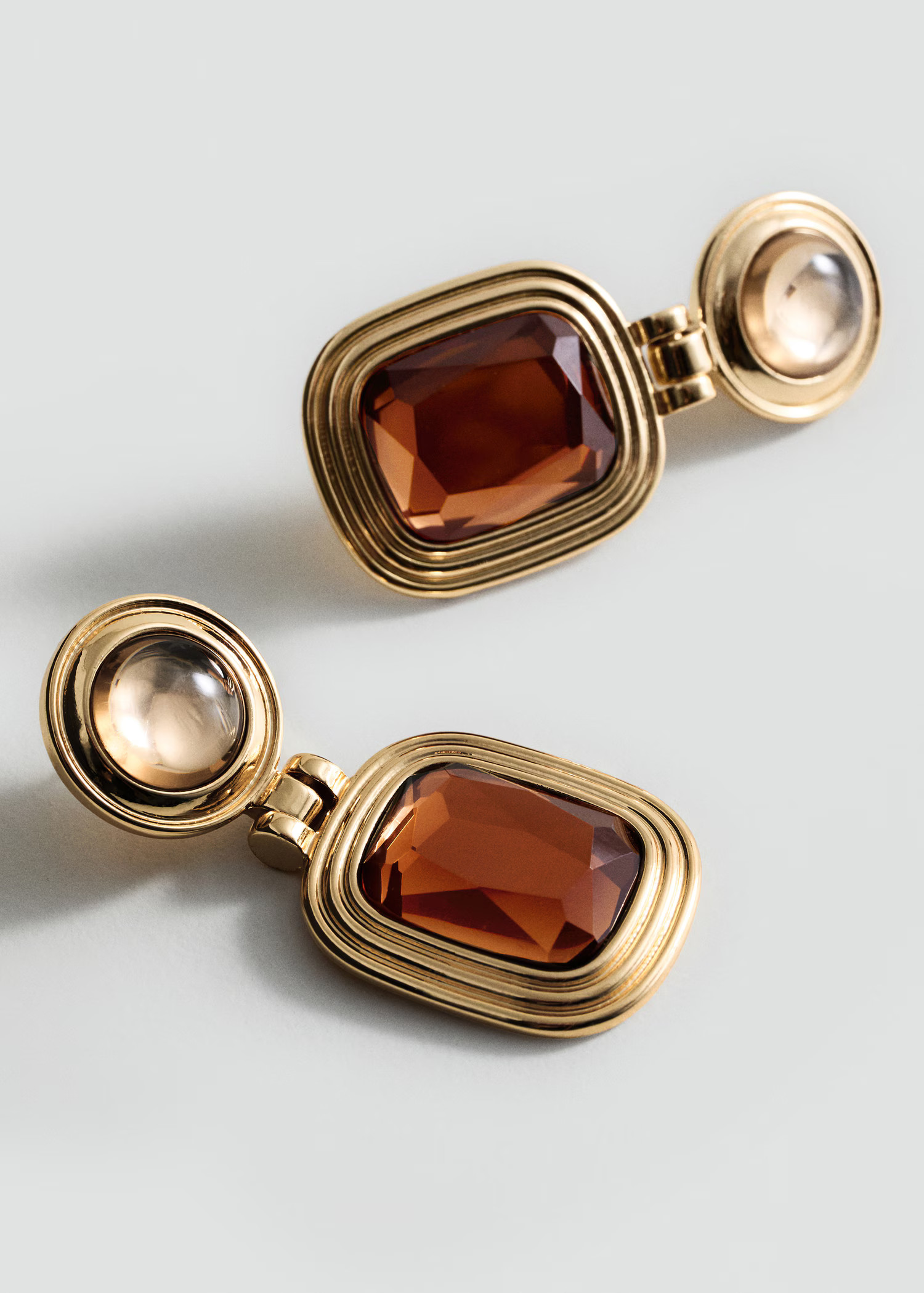 Combined resin hanging earrings | Mango (US/MX/AU)