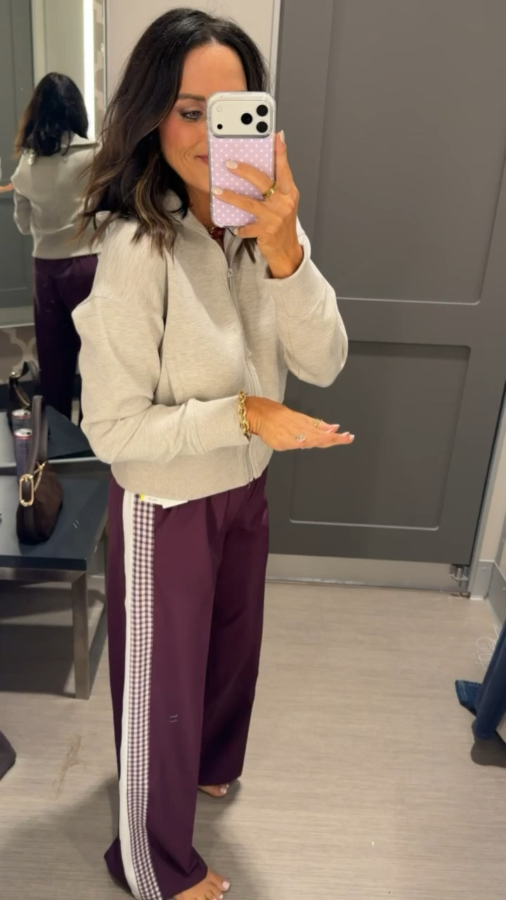these viral Target track pants are SO good 😍 the little gingham detail makes them!! they’re perfect for an easy everyday outfit!

#TargetFinds #TargetStyle #TargetFashion #TrackPants #FallFashion #AffordableFashion #LTKFinds #LTKCreator