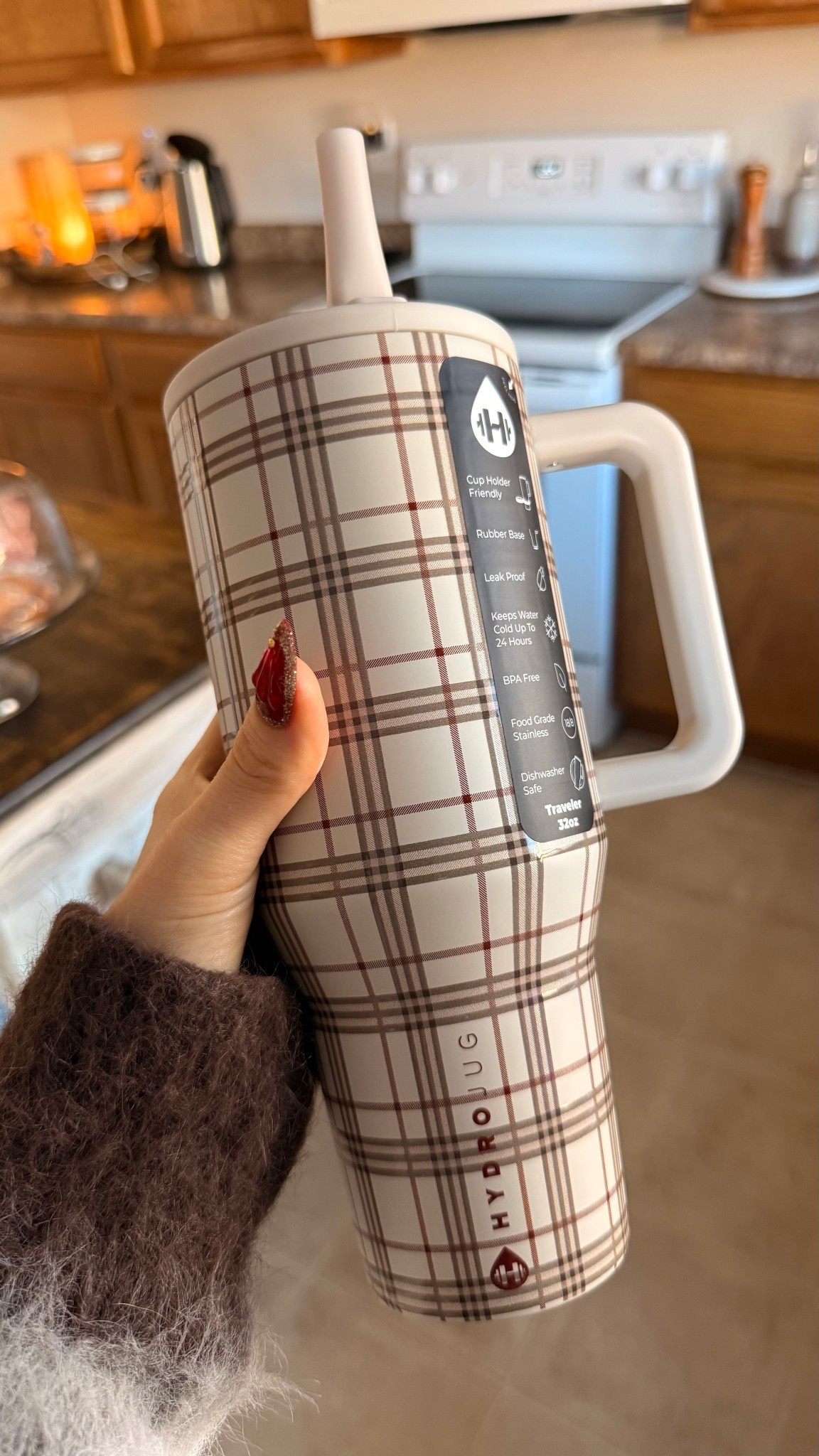 Hydrojug 32oz traveler tumbler because the 40oz is a workout 😂👌🏻

#LTKHoliday #LTKFindsUnder50 #LTKGiftGuide