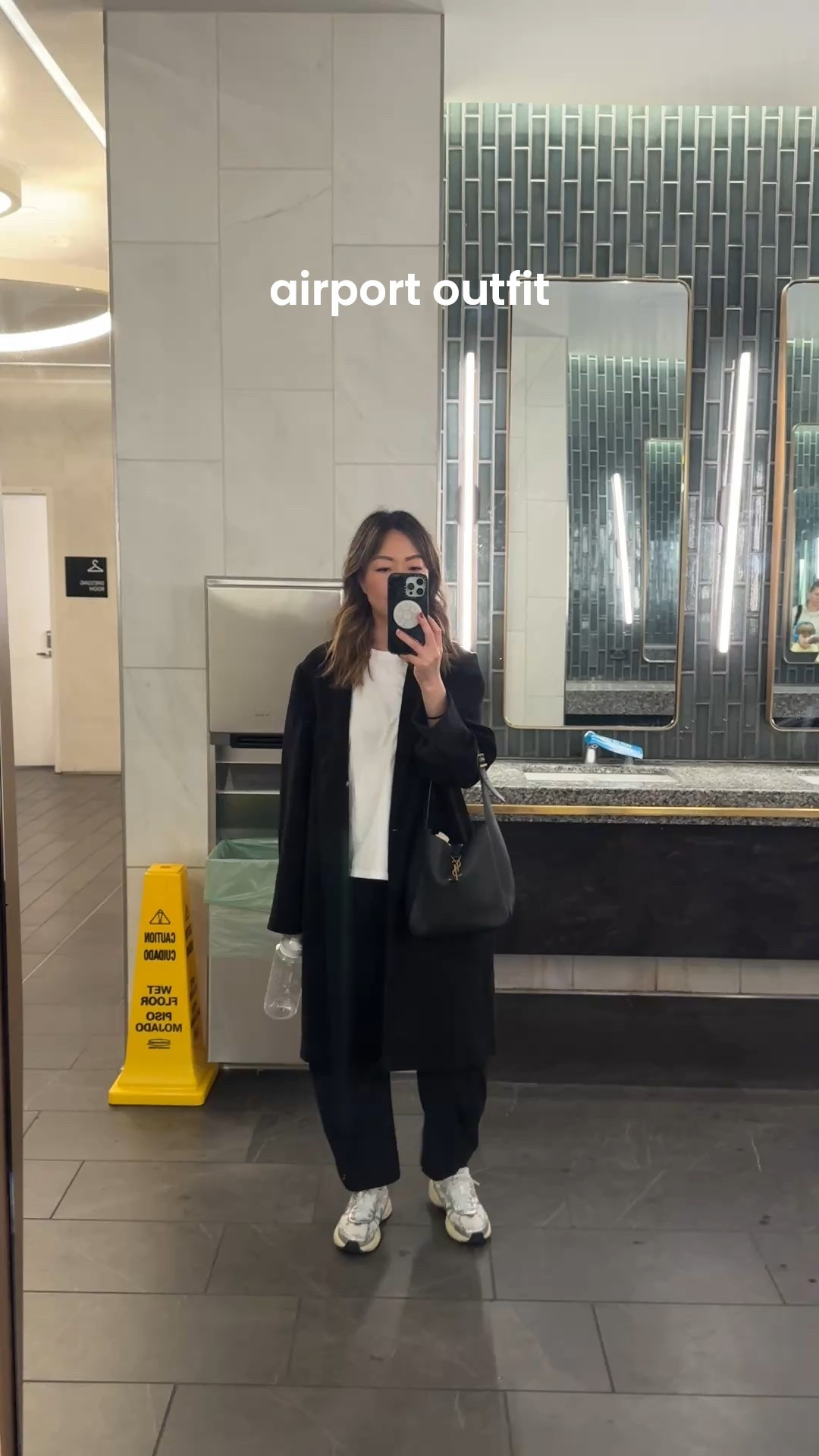 The most comfortable and practical pants I own, I wear them almost everyday.  I’m wearing size petite 4