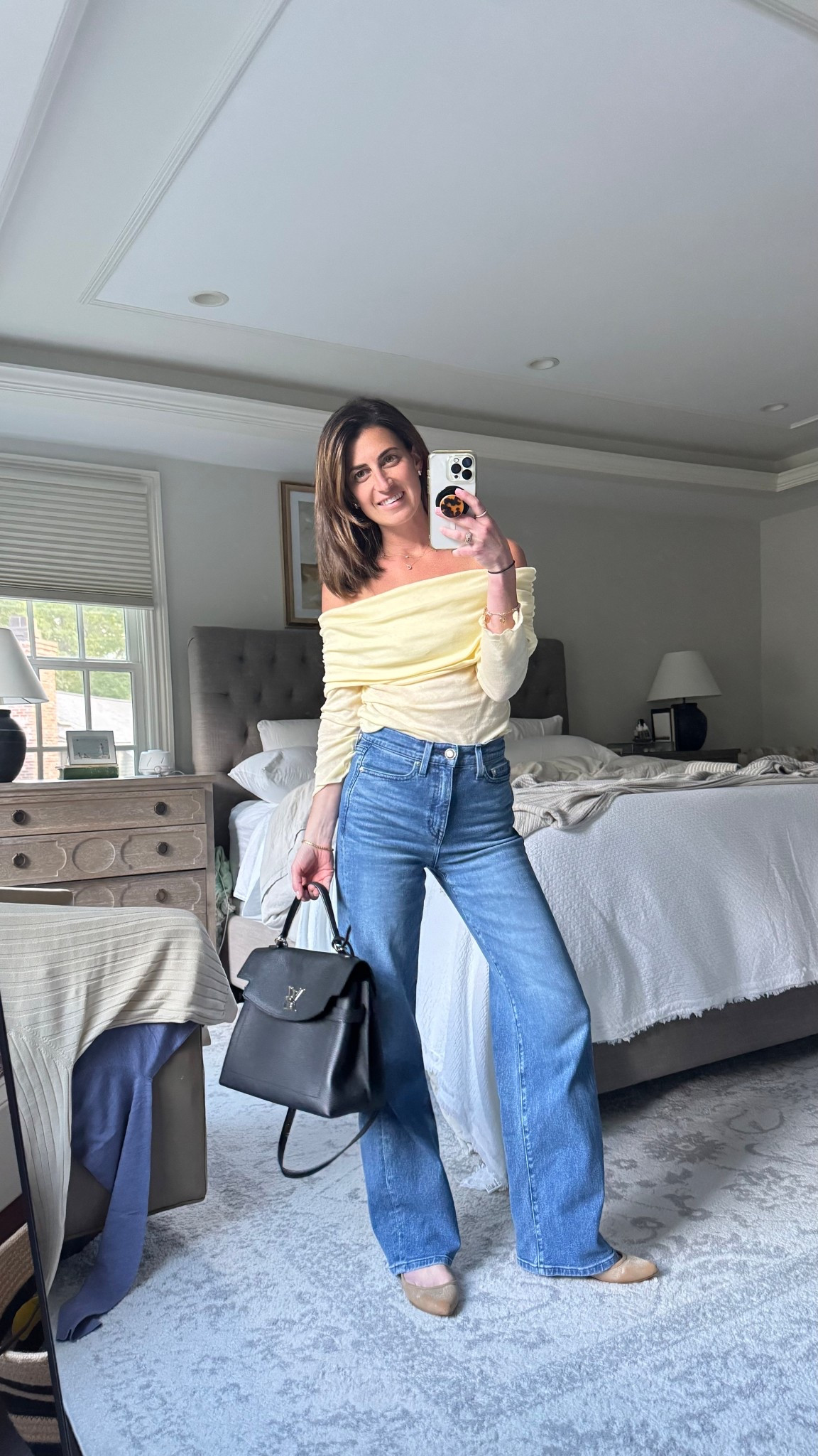 Strapless fold over top cropped flare denim flats structured tote fall looks

#LTKPetite #LTKFallSale #LTKSeasonal