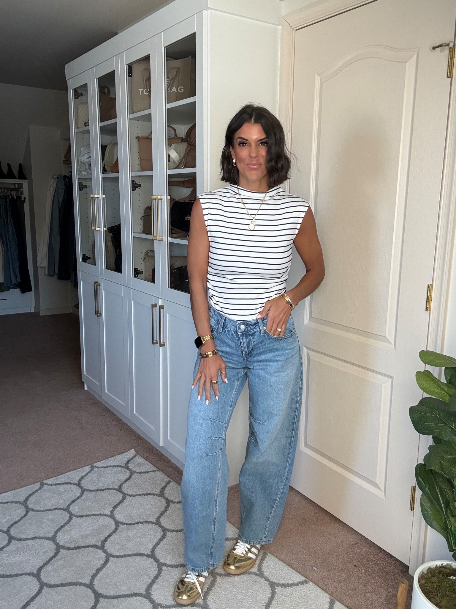 Love this $15 Target tee! Size xs 
Size 2 in target jeans 

#LTKSeasonal #LTKgrwm #LTKSaleAlert